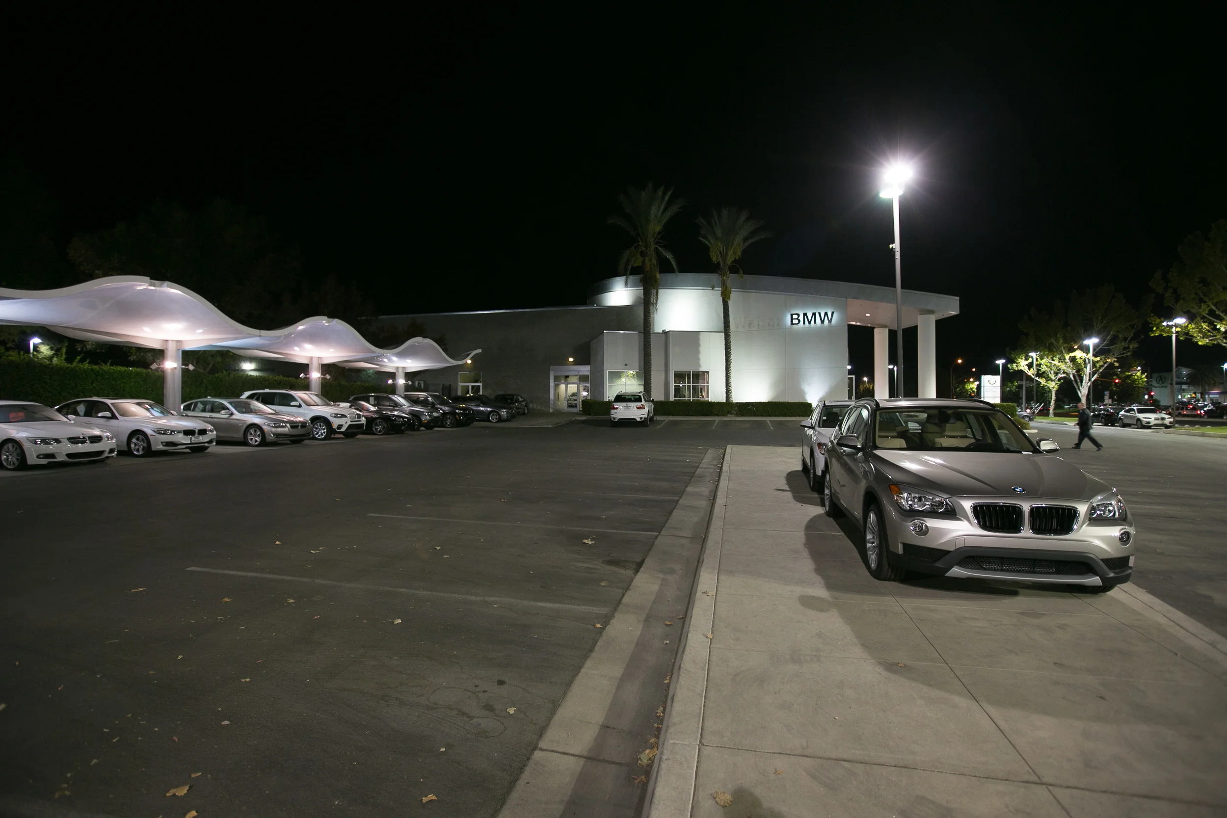 BMW Fresno Decor 9309.jpg