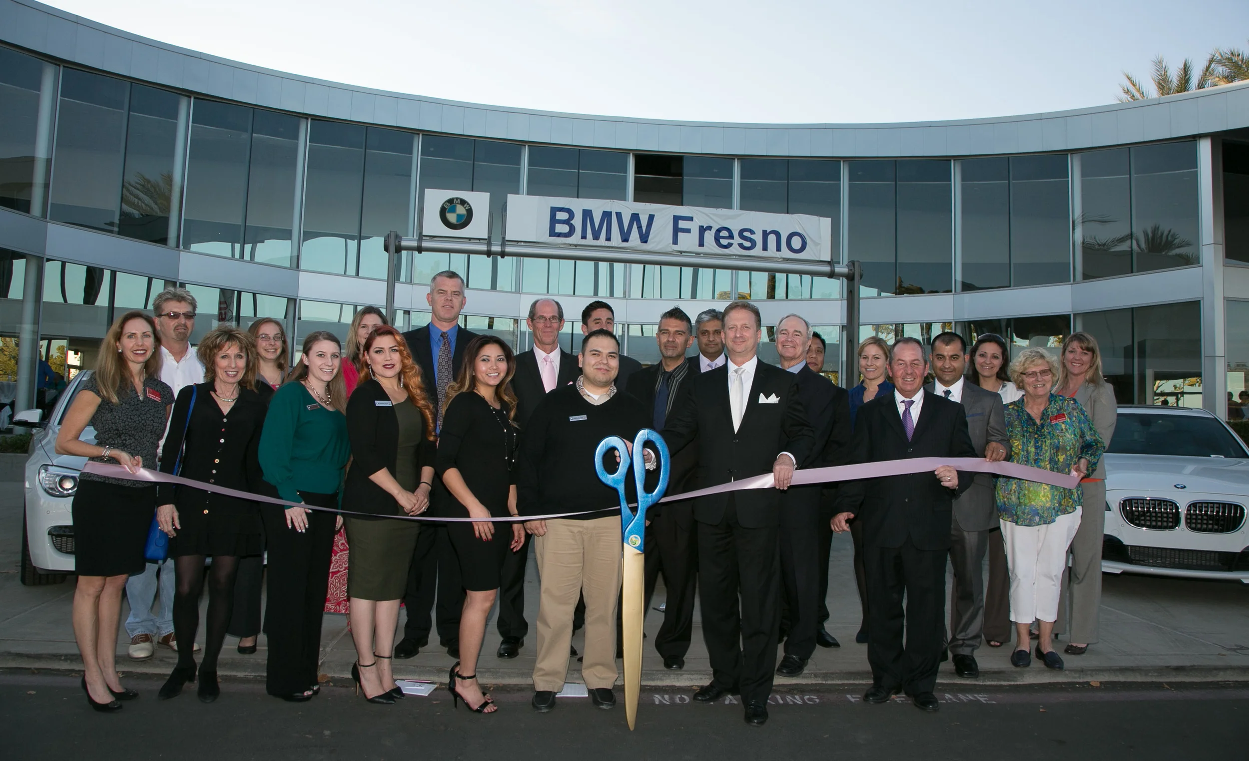 BMW Fresno Ribbon Cutting 9312.jpg