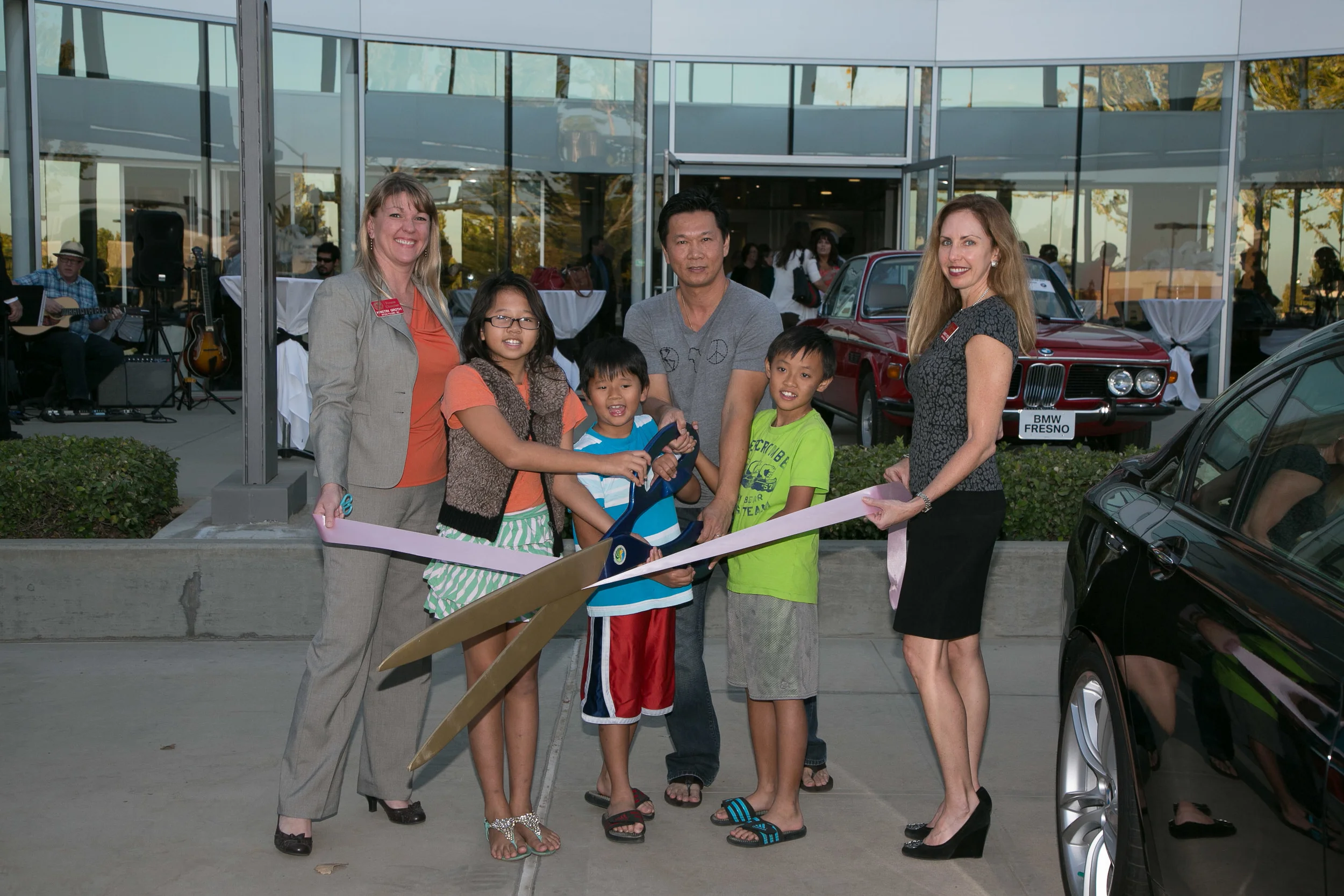 BMW Fresno Ribbon Cutting 9332.jpg