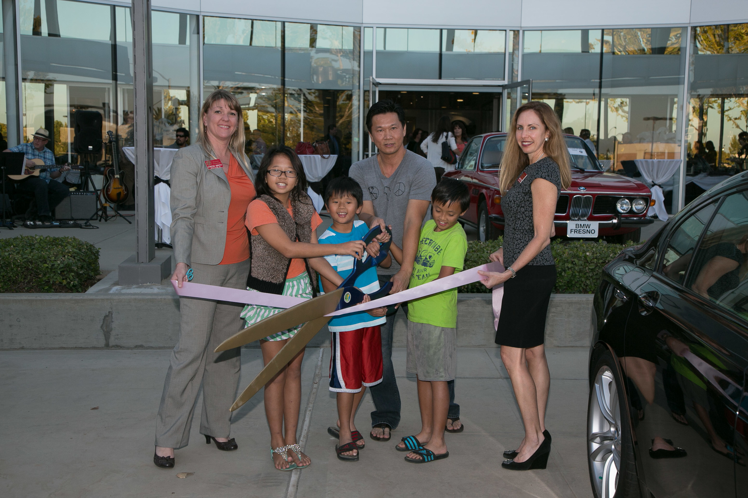 BMW Fresno Ribbon Cutting 9330.jpg