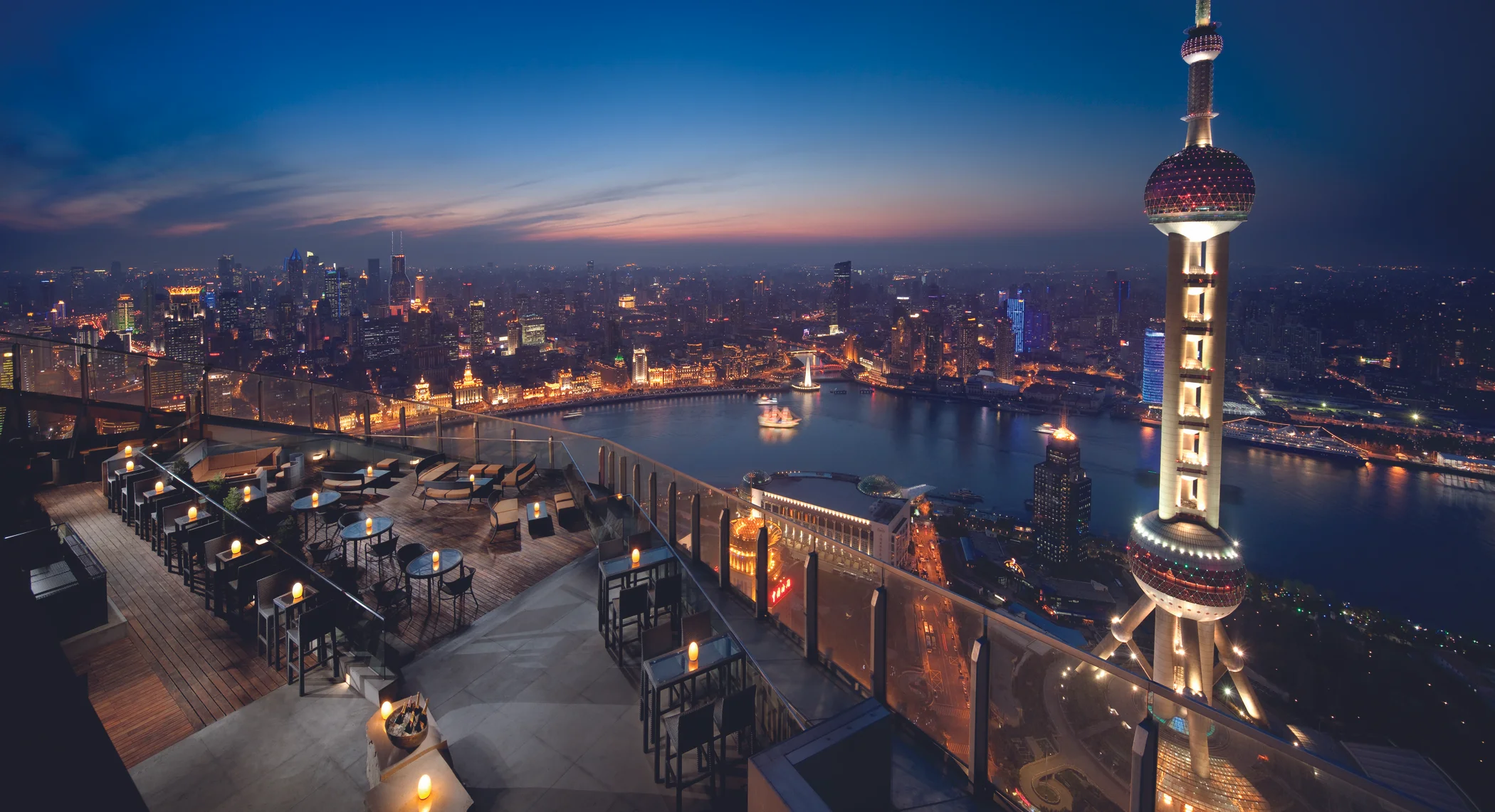 BESTIE IN TRAVEL: A GIRLFRIENDS GUIDE