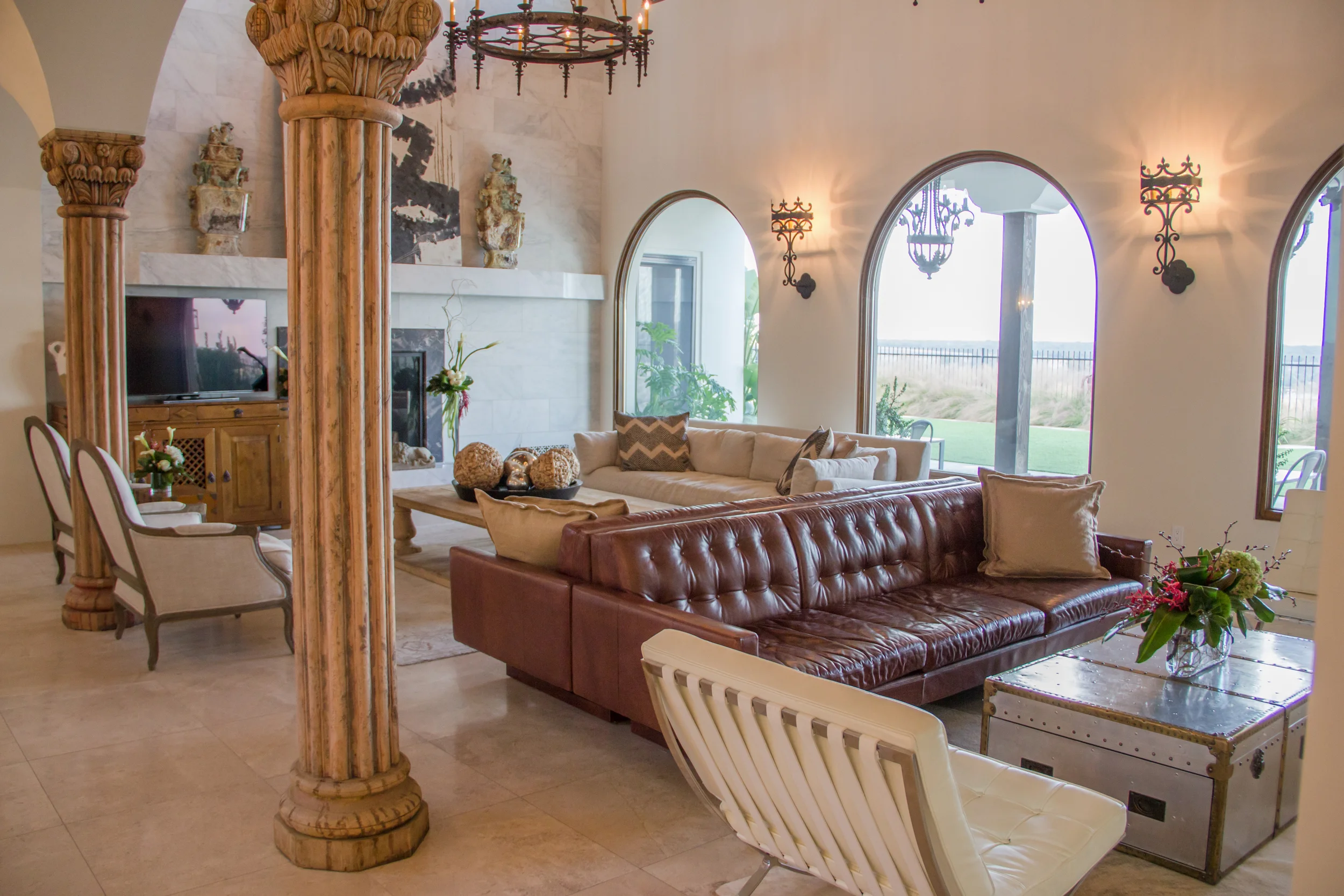 LUX HOMES: A ROOM WITH A VIEW