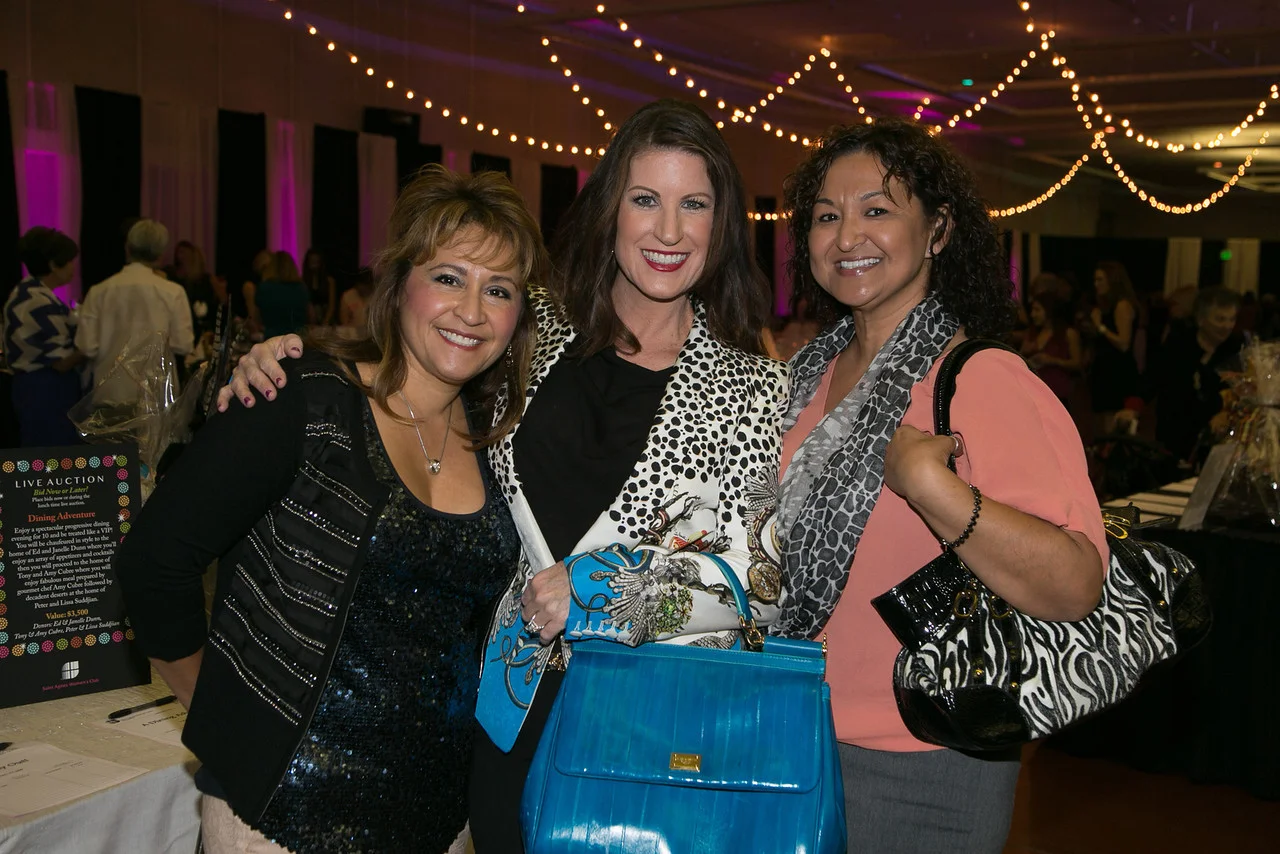 Lorraine Jones, Gina Perkins, Theresa Williams 1237-X2.jpg