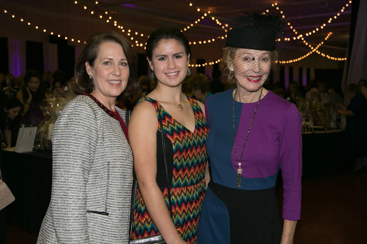 Liz and Brandy Looney, Sandy Stubblefield 1269-X2.jpg