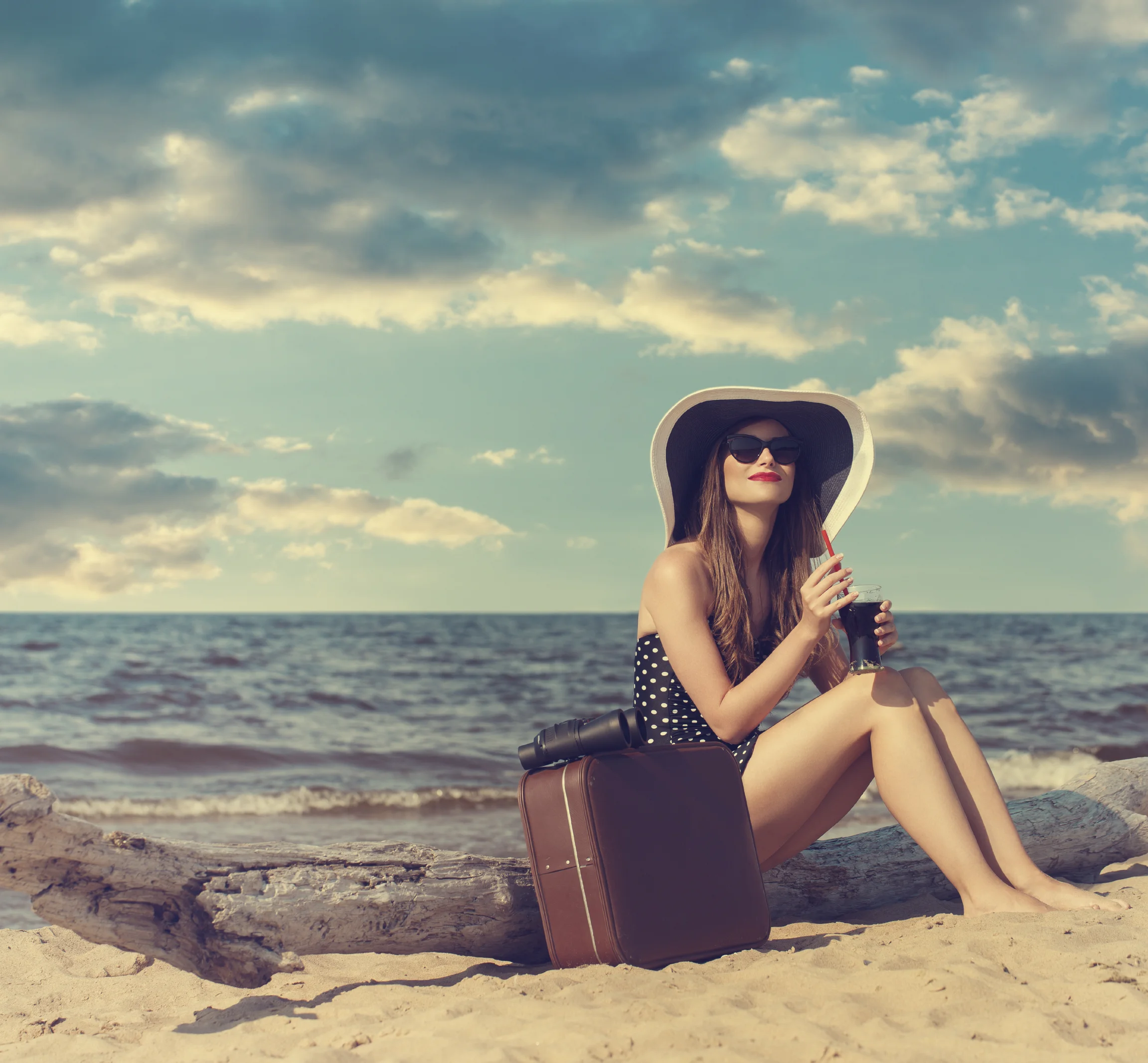 12 Chic Beach Essentials: Lux Approved