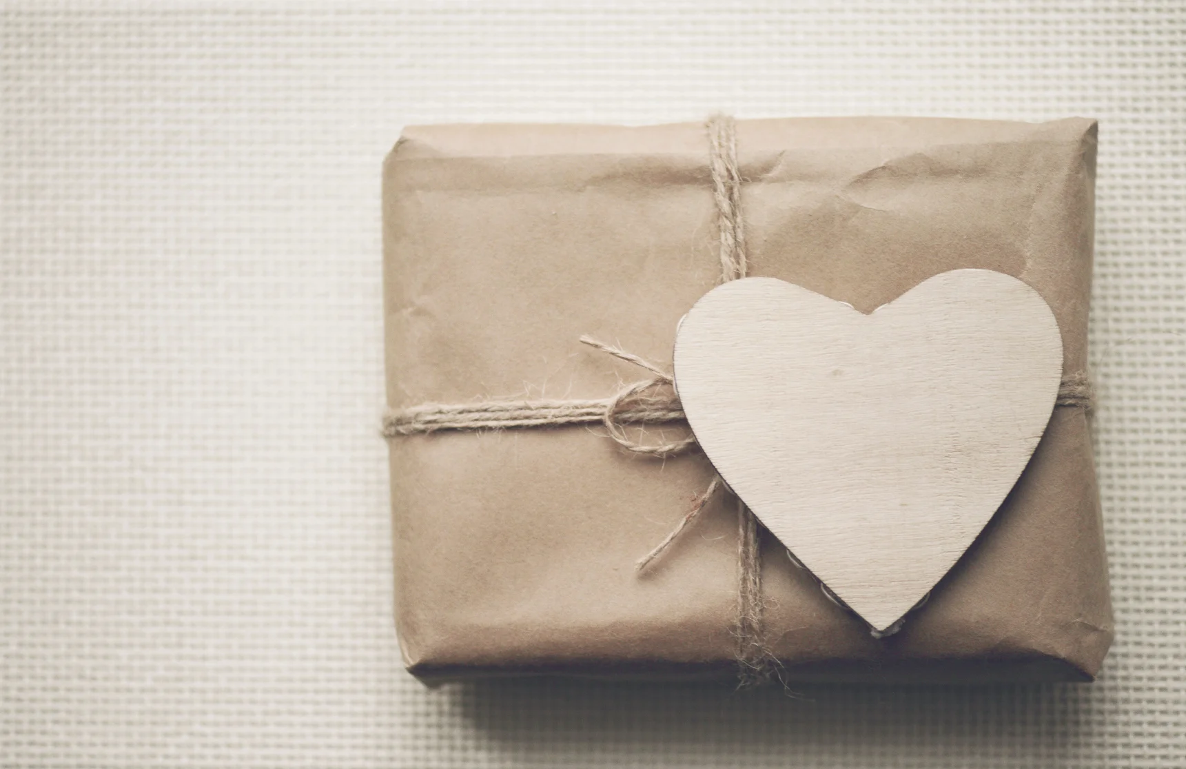 LUX Funny Valentine: Etsy Giftguide