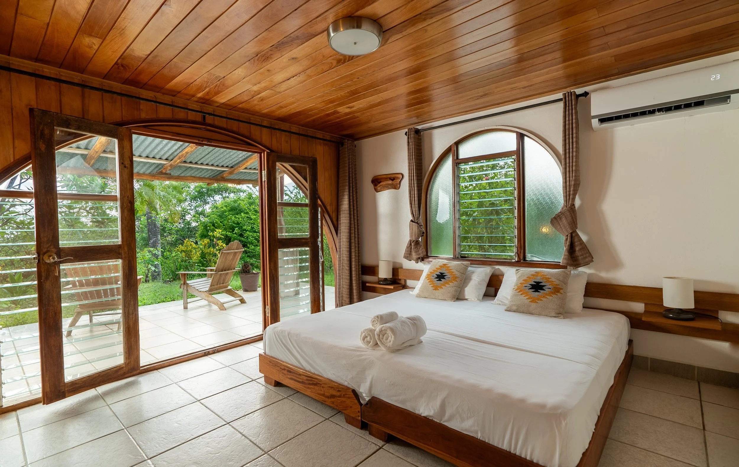 Tucan downstairs bedroom.jpg