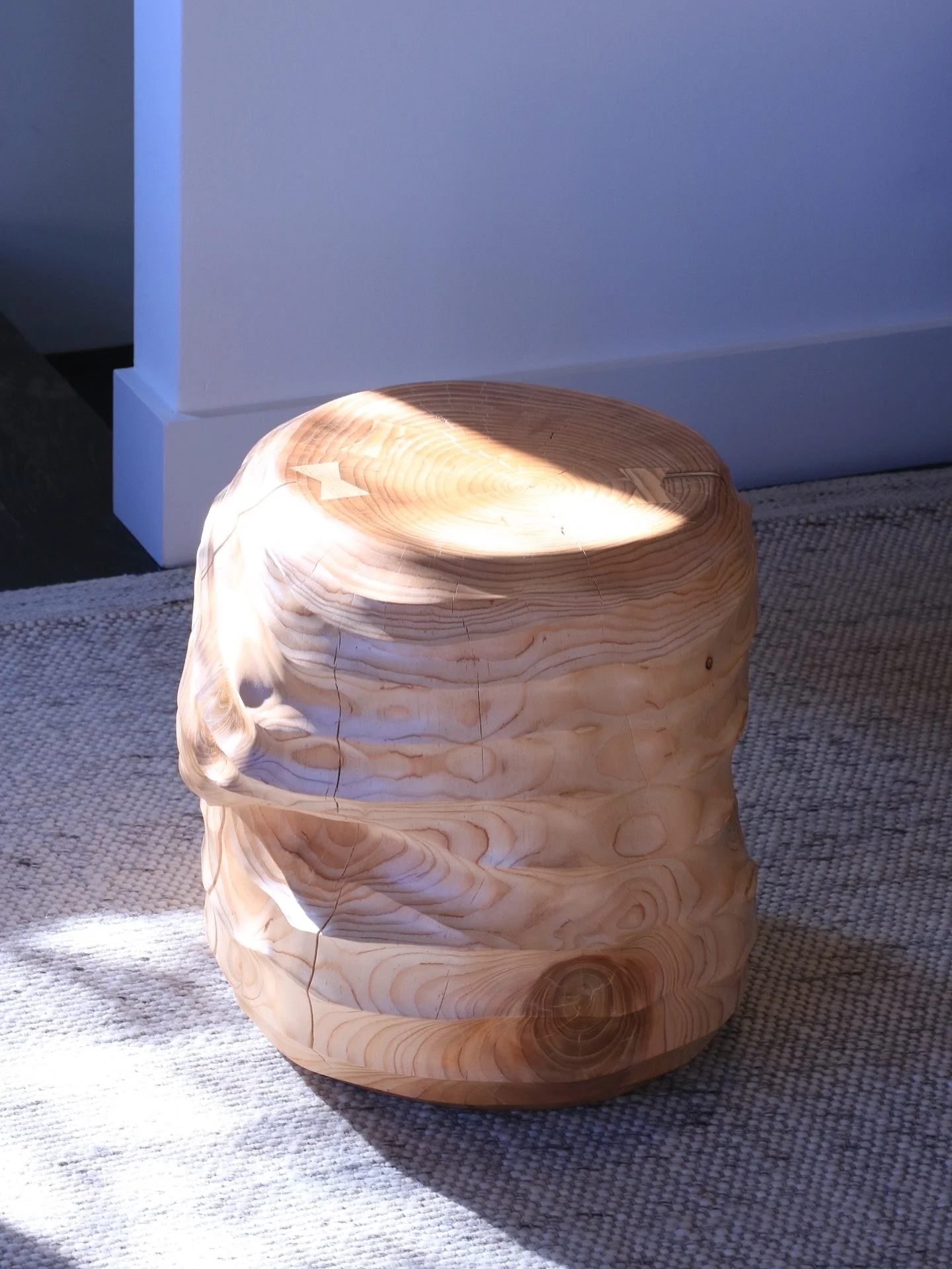 A seat in deodar cedar 14&rdquo; D x 18&rdquo; H