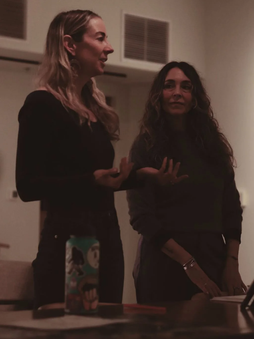 𝖠 𝗀𝗅𝗂𝗆𝗉𝗌𝖾 𝗈𝖿 𝗈𝗎𝗋 𝟣𝗌𝗍 𝗥𝗲𝗱 𝗧𝗵𝗿𝗲𝗮𝗱 𝗖𝗼𝗹𝗹𝗮𝗴𝗲 𝗥𝗶𝘁𝘂𝗮𝗹. 🤍

𝖦𝗎𝗂𝖽𝖾𝖽 𝖻𝗒 𝗞𝗶𝗺 𝗖𝗼𝗿𝗻𝗲𝗶𝗹𝗹𝗲, 𝖼𝗈-𝖿𝖺𝖼𝗂𝗅𝗂𝗍𝖺𝗍𝖾𝖽 𝖻𝗒 @alisonbeckner, 𝗌𝗍𝖾𝗐𝖺𝗋𝖽𝖾𝖽 𝖻𝗒 @maya.delano (𝖺𝗇𝖽 𝗀𝗎𝗂𝖽𝖾𝖽 𝖻𝗒 𝗍?