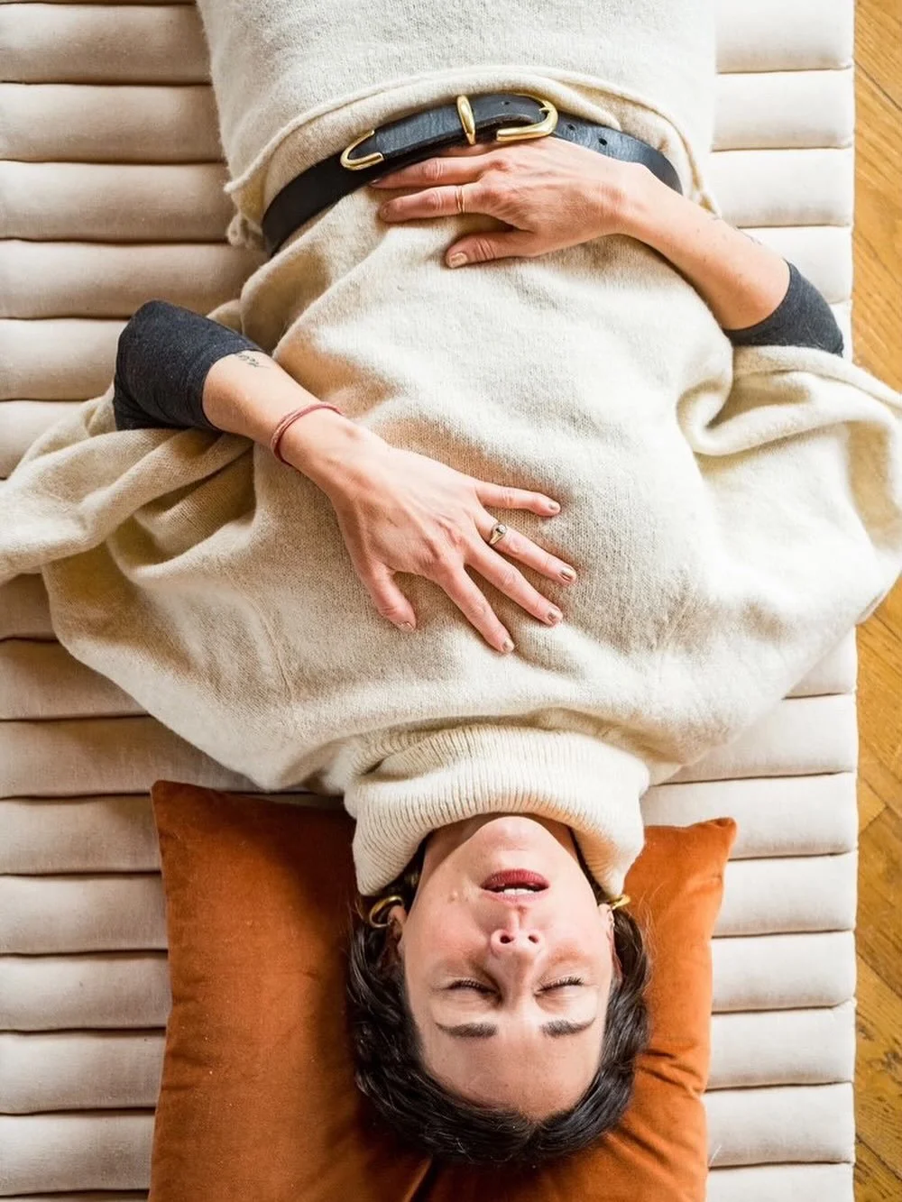 𝙌𝙪𝙞𝙚𝙩 𝙩𝙝𝙚 𝙢𝙞𝙣𝙙, 𝙤𝙥𝙚𝙣 𝙩𝙝𝙚 𝙝𝙚𝙖𝙧𝙩. 

𝘛𝘩𝘦 𝘤𝘰𝘯𝘧𝘶𝘴𝘪𝘰𝘯 𝘪𝘴 𝘴𝘢𝘺𝘪𝘯𝘨 &ldquo;𝘐 𝘥𝘰𝘯&rsquo;𝘵 𝘬𝘯𝘰𝘸,&rdquo; 𝘣𝘶𝘵 𝘵𝘩𝘦 𝘮𝘪𝘯𝘶𝘵𝘦 𝘺𝘰𝘶 𝘢𝘳𝘦 𝘲𝘶𝘪𝘦𝘵 𝘺𝘰𝘶 𝘧𝘪𝘯𝘥 𝘰𝘶𝘵 𝘵𝘩𝘢𝘵 𝘪𝘯 𝘵𝘳𝘶𝘵𝘩 𝘺𝘰?