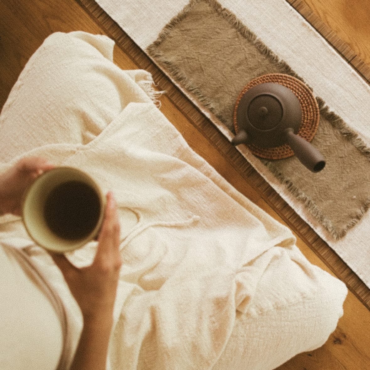 𝗖𝘂𝗽 𝗼𝗳 𝗣𝗿𝗮𝘆𝗲𝗿 𝗠𝗲𝗱𝗶𝘁𝗮𝘁𝗶𝗼𝗻 ~ 𝖠 𝗀𝖾𝗇𝗍𝗅𝖾 𝗌𝗎𝗀𝗀𝖾𝗌𝗍𝗂𝗈𝗇 𝖿𝗈𝗋 𝖺 𝗌𝗂𝗆𝗉𝗅𝖾, 𝗇𝗈𝗎𝗋𝗂𝗌𝗁𝗂𝗇𝗀 𝗉𝖺𝗎𝗌𝖾. 
&bull;
&bull;
&bull;
𝖯𝗁𝗈𝗍𝗈 @earthlynn 𝖻𝗒 @thaisaquinophotography 
𝟤𝗇𝖽 𝗌𝗅𝗂𝖽𝖾 𝗏𝗂𝖺 @abagg