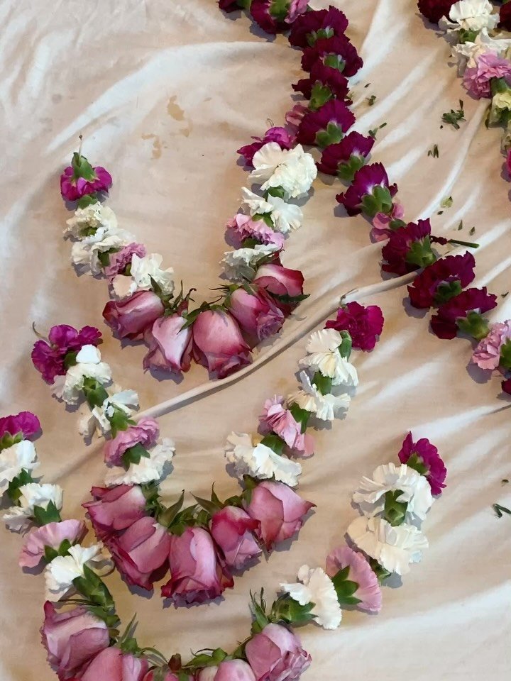 𝖲𝗎𝗋𝗋𝖾𝗇𝖽𝖾𝗋𝗂𝗇𝗀 𝗍𝗈 𝖿𝗅𝗈𝗐𝖾𝗋 𝗉𝗈𝗐𝖾𝗋 🪷💗