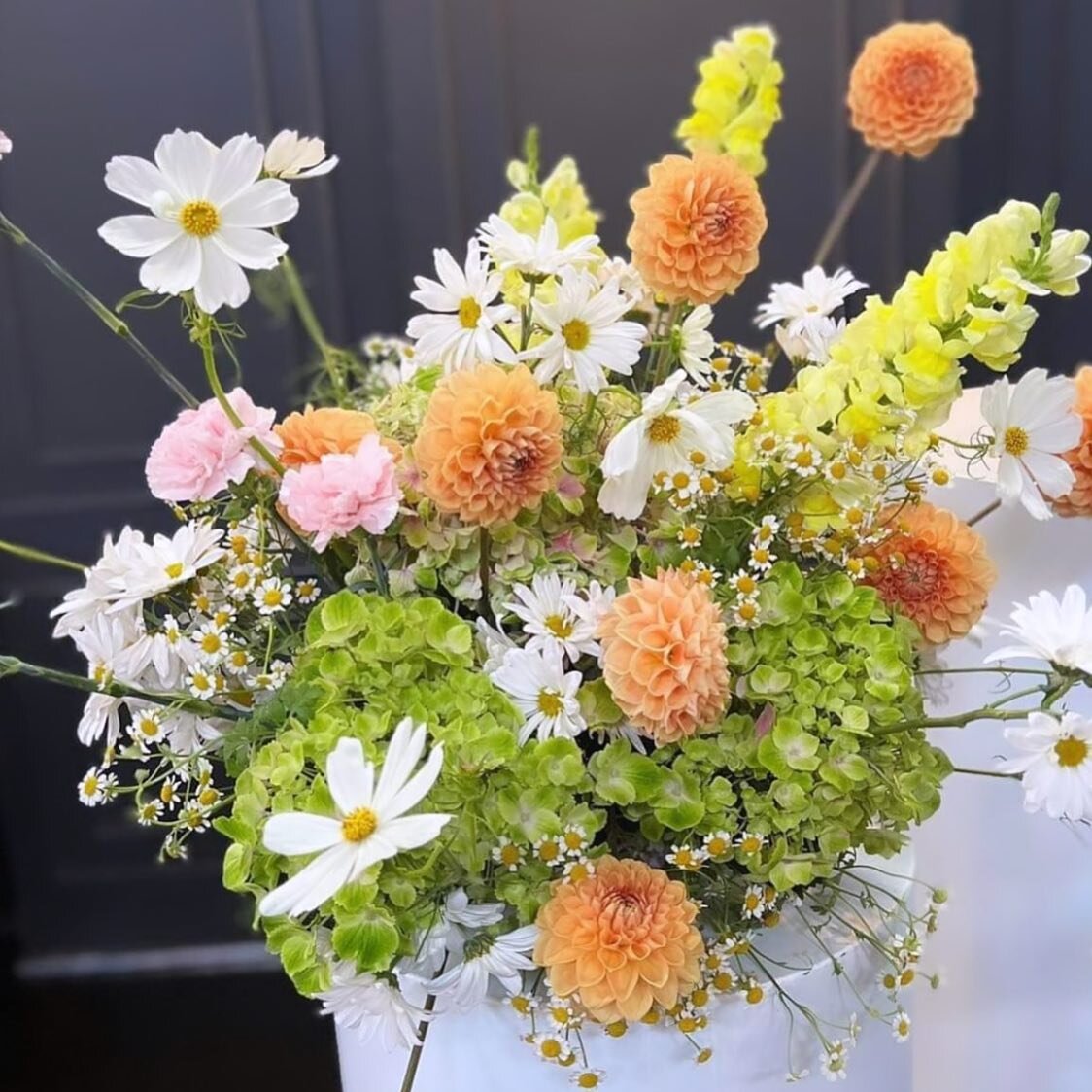 Statement pieces 🌸

Turn heads at your next gathering, event or celebration with a showcase piece that brightens the space! 

Talk to me about creating the wow today:

https://www.flowerswithtika.com.au

#newcastleflorist #huntervalleyflorist #maitl