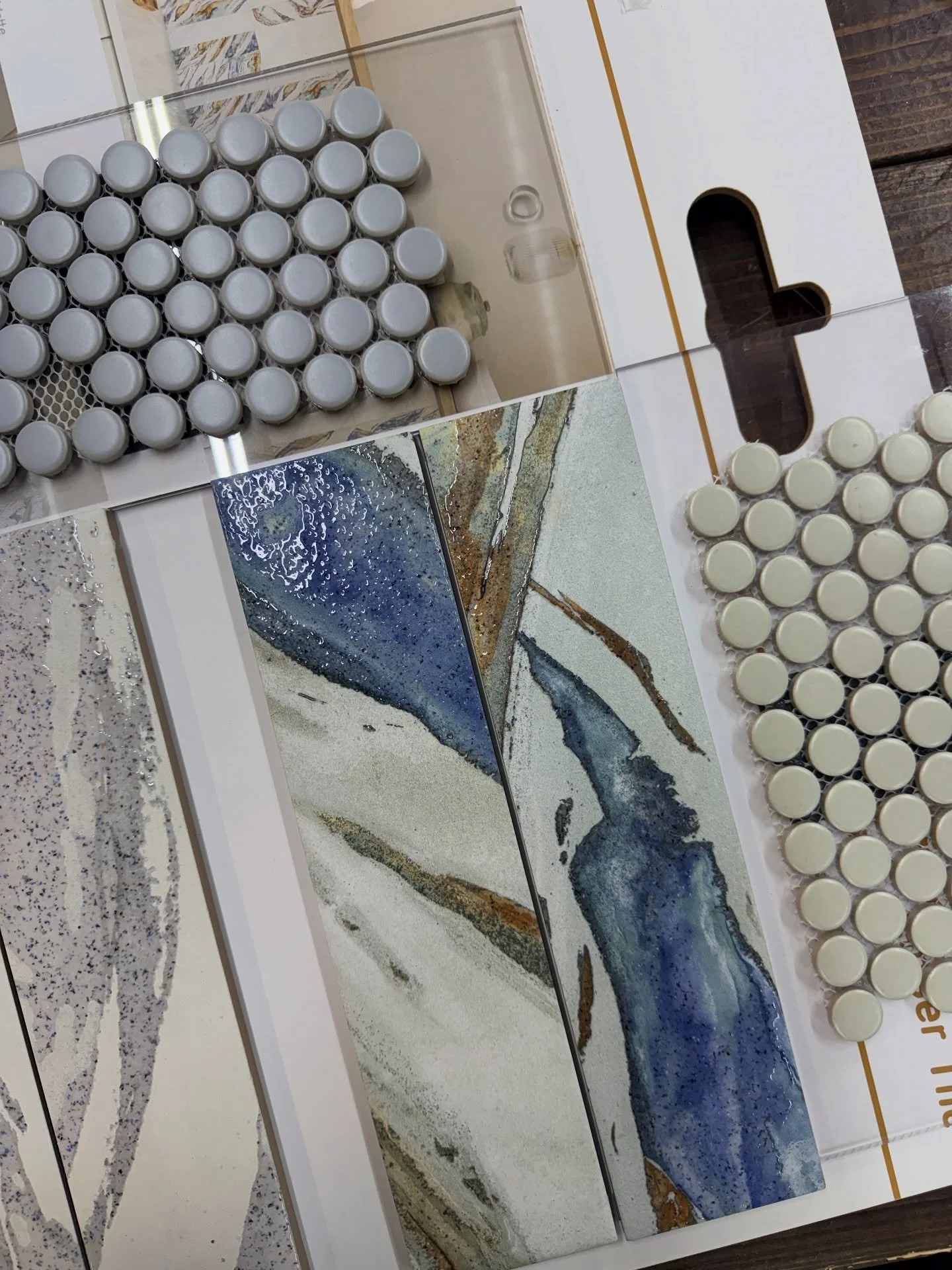 My camera roll recently 🤎

 I&rsquo;m obsessed with everything in life right now. Feeling grateful, blessed and full 😋💋🦀🫶🏼

Interior designer, design inspo, pool bath, design selections, Texas designer 

#designbysaviinteriors #bysavi #customho