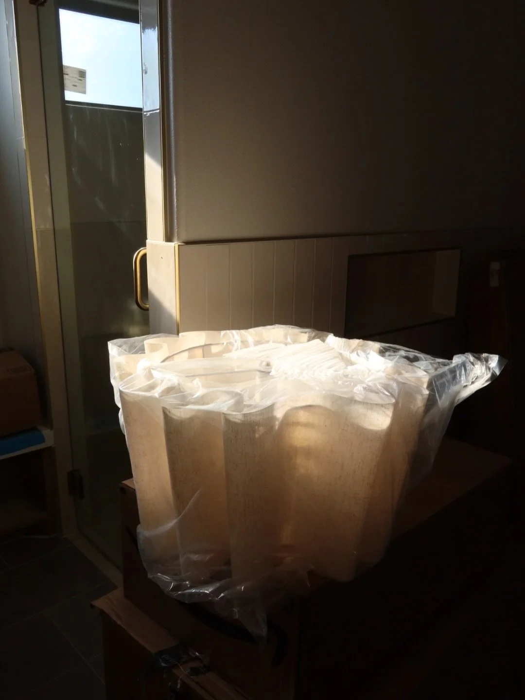 A little 🤏 obsessed over the lighting going in at the #stjamesproject 😍

#interiorlighting #timelessdesign