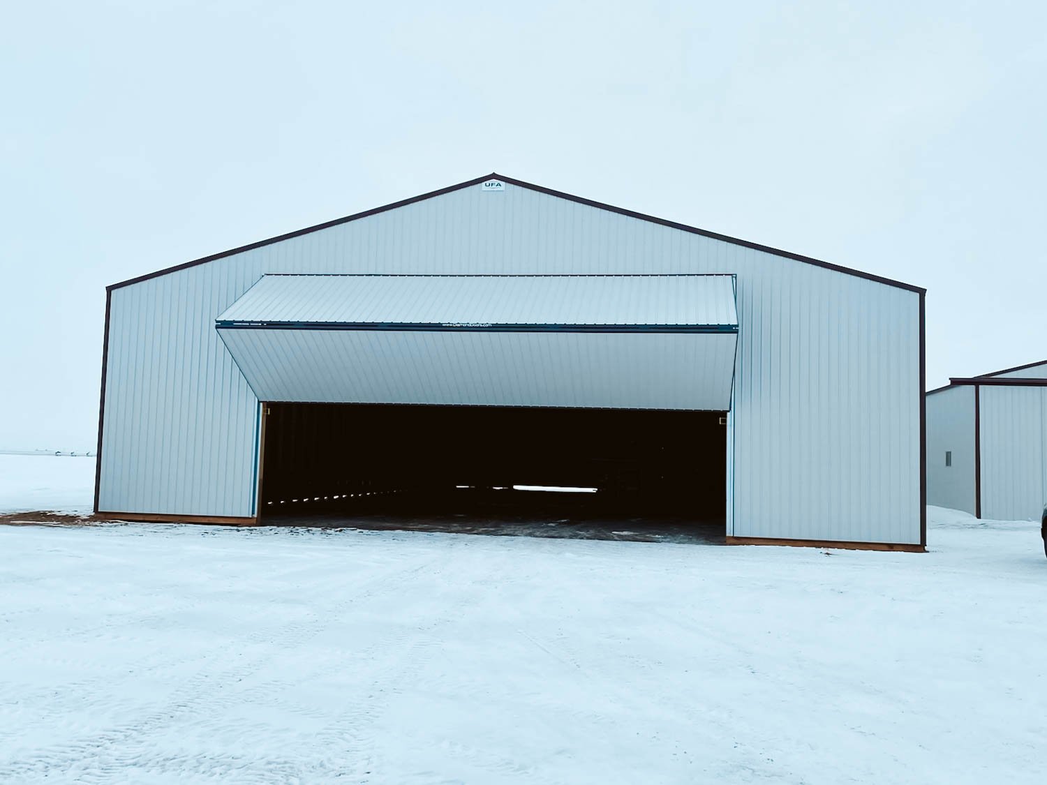 The best in pole structure construction. Strathmore, Langdon, Chestermere, Okotoks, Airdrie, Calgary, Southern Alberta. We aim to be the premier local post frame builder in Wheatland County, Foothills County & Rockyview County. Shops, barns, ridin