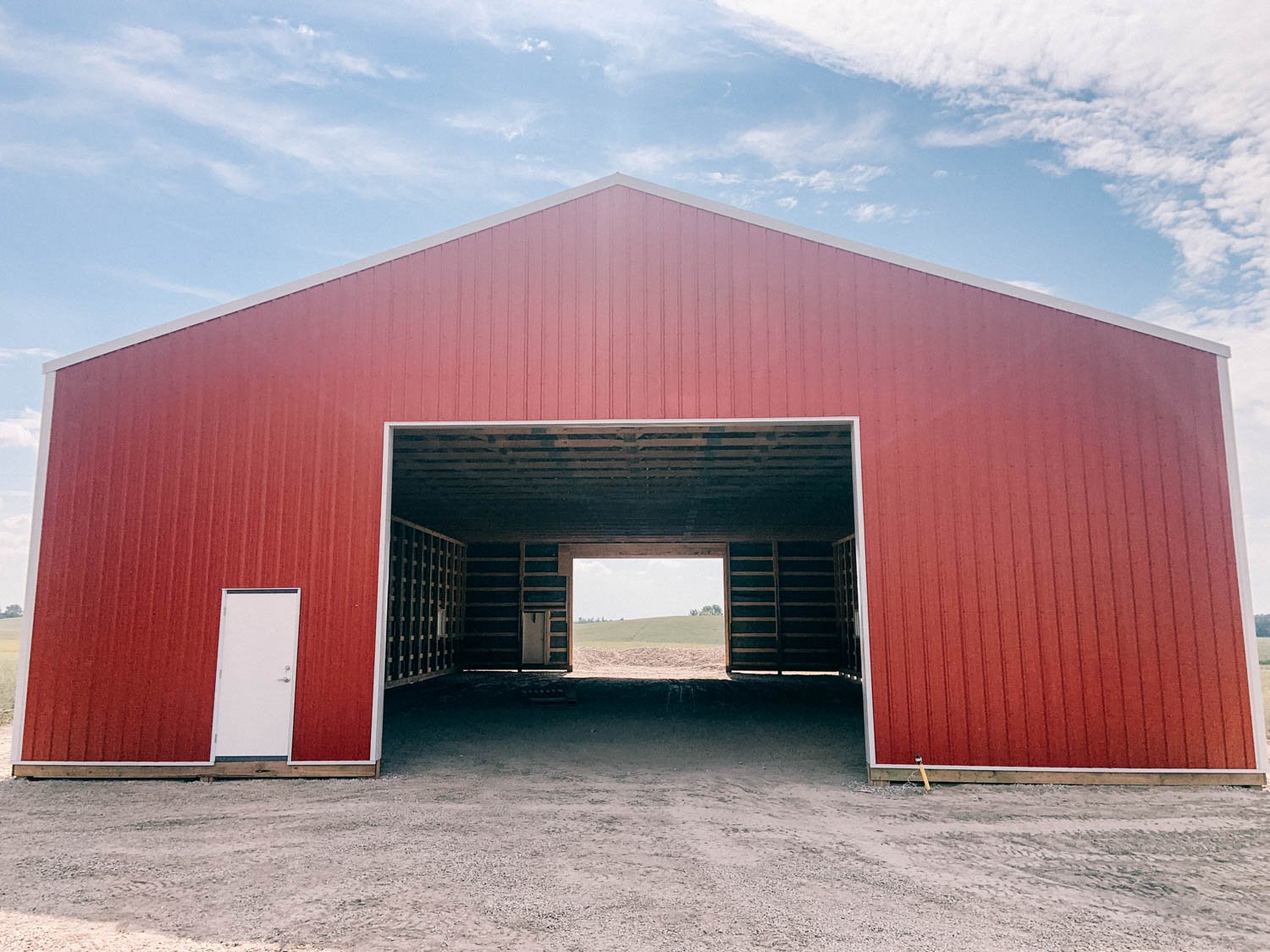 The best in pole structure construction. Strathmore, Langdon, Chestermere, Okotoks, Airdrie, Calgary, Southern Alberta. We aim to be the premier local post frame builder in Wheatland County, Foothills County & Rockyview County. Shops, barns, ridin