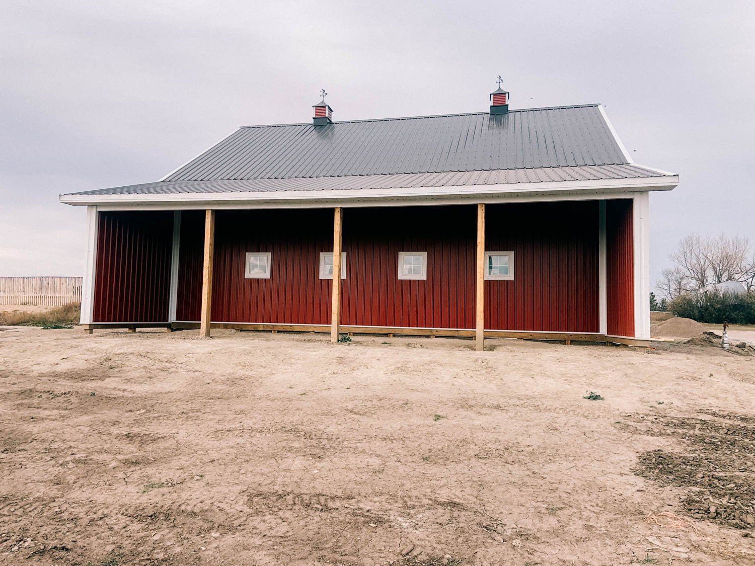 The best in pole structure construction. Strathmore, Langdon, Chestermere, Okotoks, Airdrie, Calgary, Southern Alberta. We aim to be the premier local post frame builder in Wheatland County, Foothills County & Rockyview County. Shops, barns, ridin