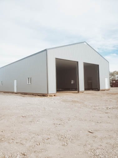 The best in pole structure construction. Strathmore, Langdon, Chestermere, Okotoks, Airdrie, Calgary, Southern Alberta. We aim to be the premier local post frame builder in Wheatland County, Foothills County & Rockyview County. Shops, barns, ridin