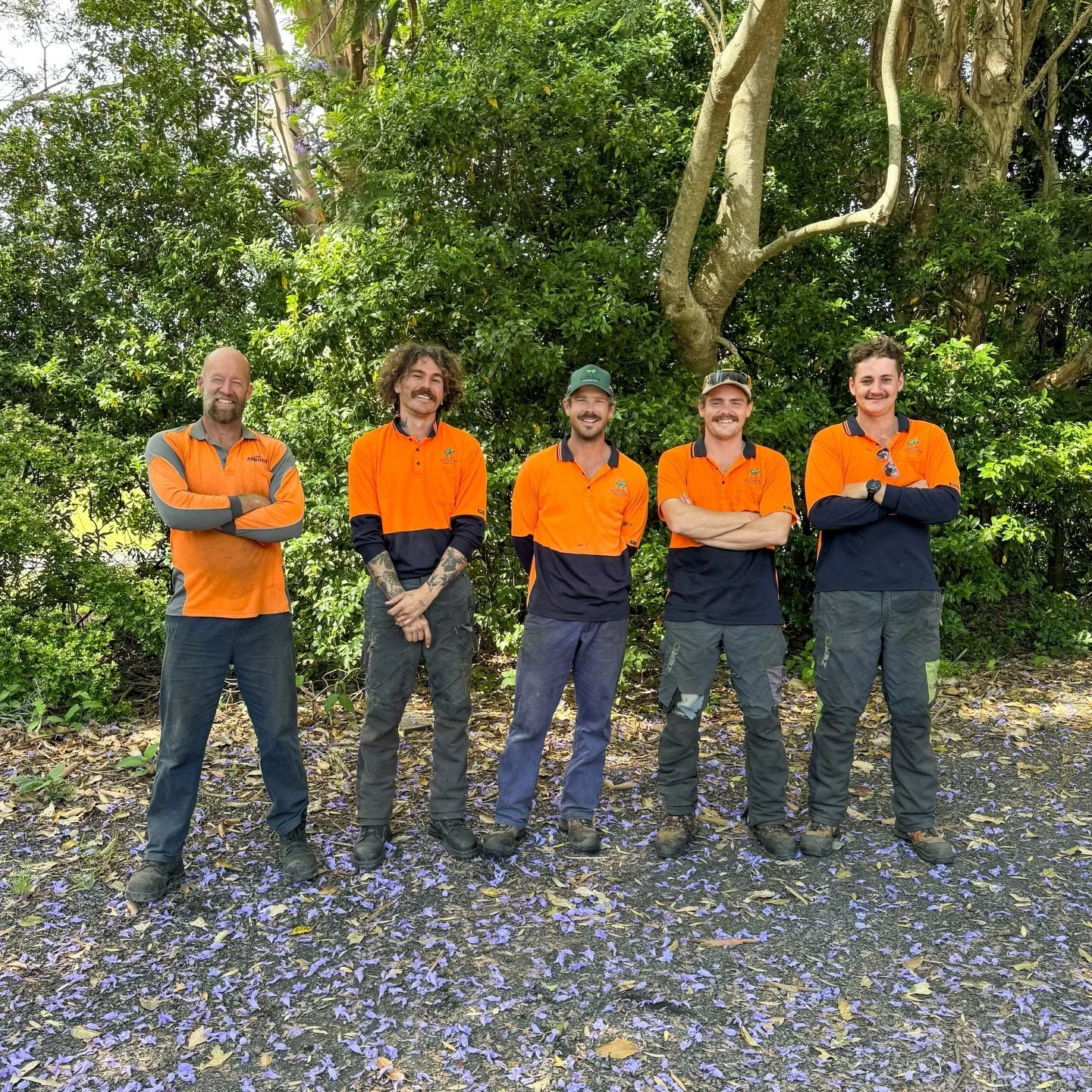 Hi-vis goes back on tomorrow! 🔥 We are back on the tools and will be returning calls &amp; emails from our holiday break. 

Here goes another year of tree work in the Illawarra Region! 🌳💪🏽🪓

𝗨𝘀𝗲 𝗼𝘂𝗿 𝘄𝗲𝗯𝘀𝗶𝘁𝗲 𝗾𝘂𝗼𝘁𝗲 𝗲𝗻𝗾𝘂𝗶𝗿𝘆