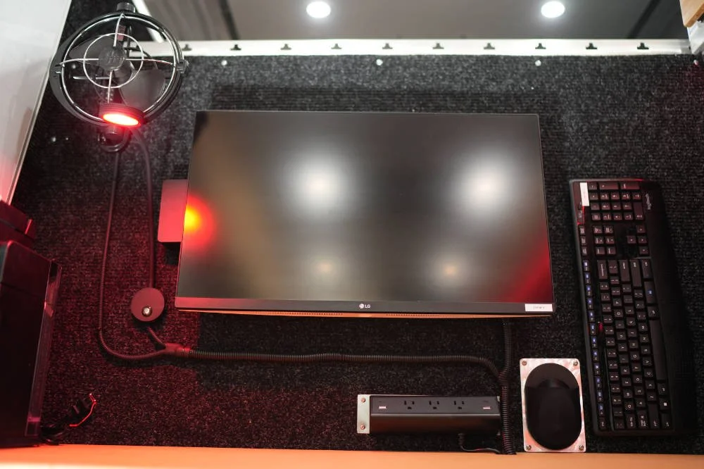 NIMBL VEHICLES M-26 INCIDENT COMMAND VAN 32.JPG