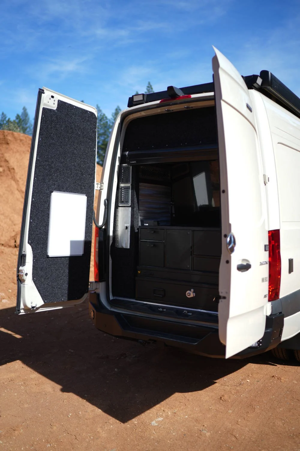 NIMBL VEHICLES M-26 INCIDENT COMMAND VAN 49.JPG