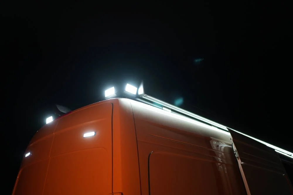 NIMBL VEHICLES M-26 INCIDENT COMMAND VAN NIGHT 40.JPG