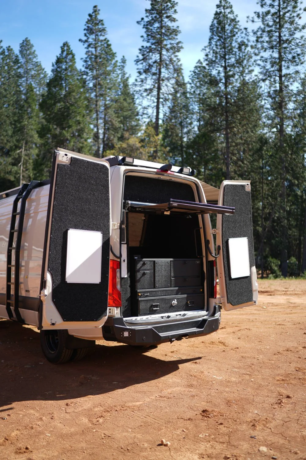 NIMBL VEHICLES M-26 INCIDENT COMMAND VAN 57.JPG