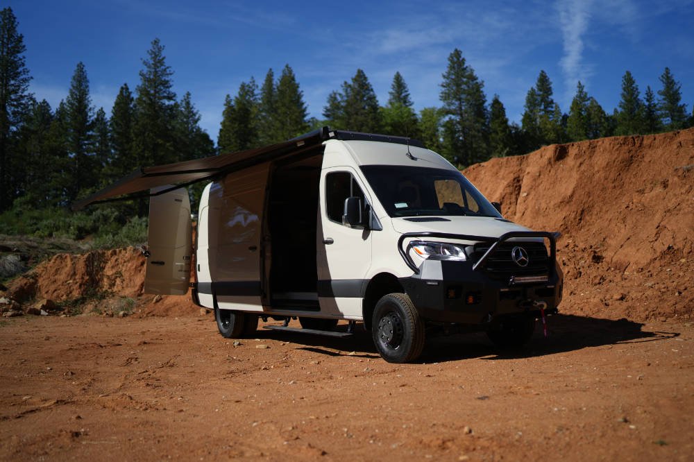 NIMBL VEHICLES M-26 INCIDENT COMMAND VAN 58.JPG