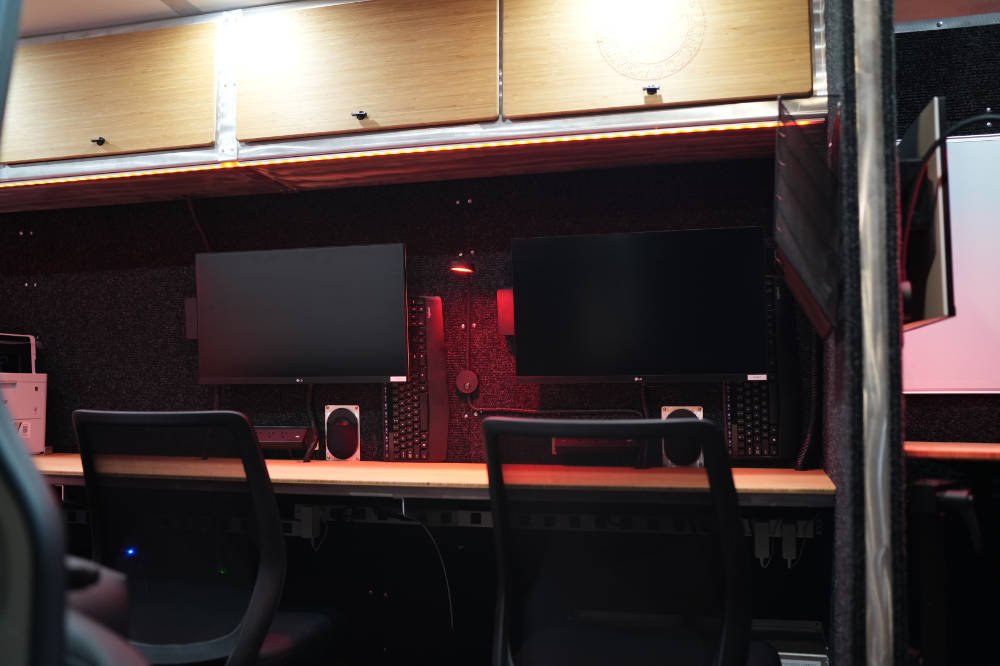 NIMBL VEHICLES M-26 INCIDENT COMMAND VAN NIGHT 13.JPG