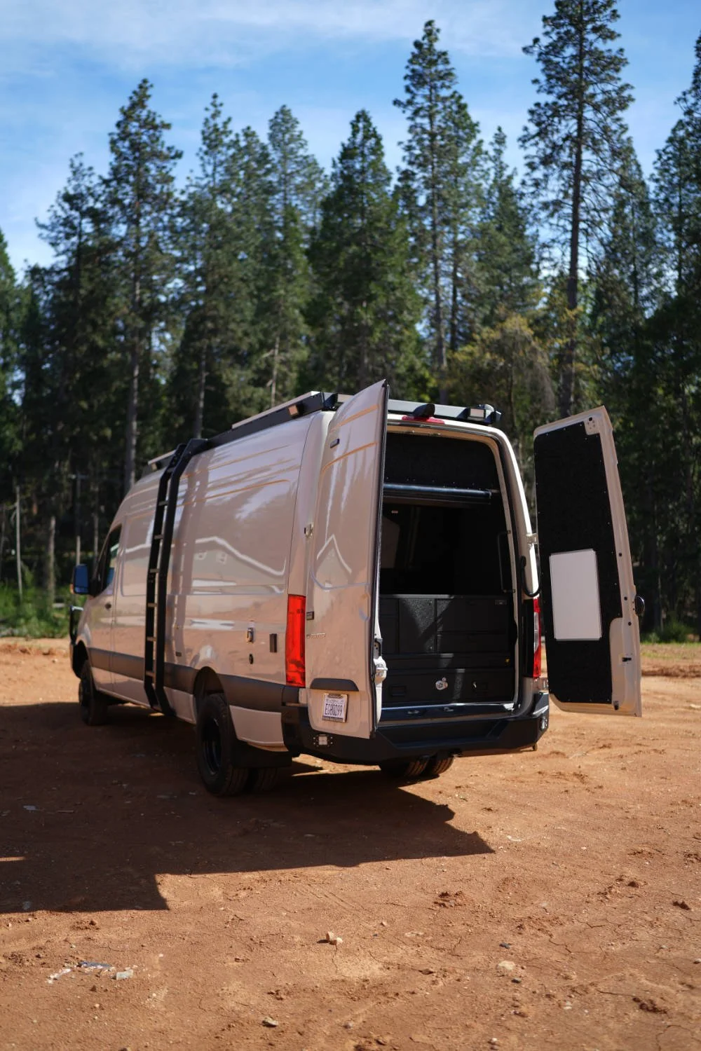 NIMBL VEHICLES M-26 INCIDENT COMMAND VAN 50.JPG