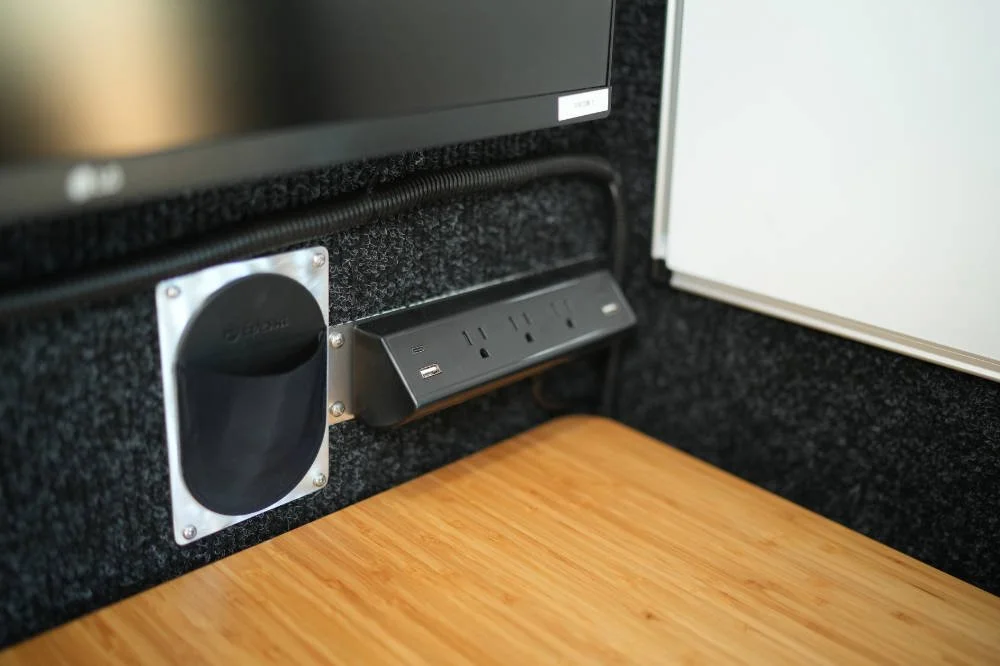 NIMBL VEHICLES M-26 INCIDENT COMMAND VAN 17.JPG