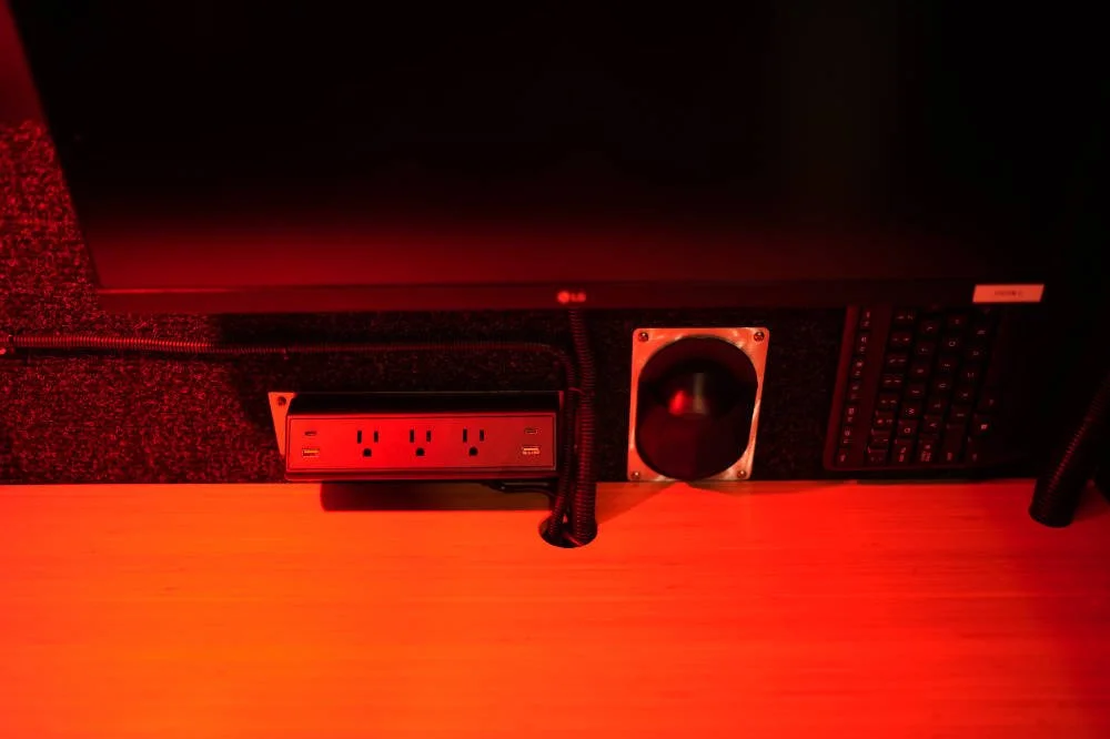 NIMBL VEHICLES M-26 INCIDENT COMMAND VAN NIGHT 57.JPG