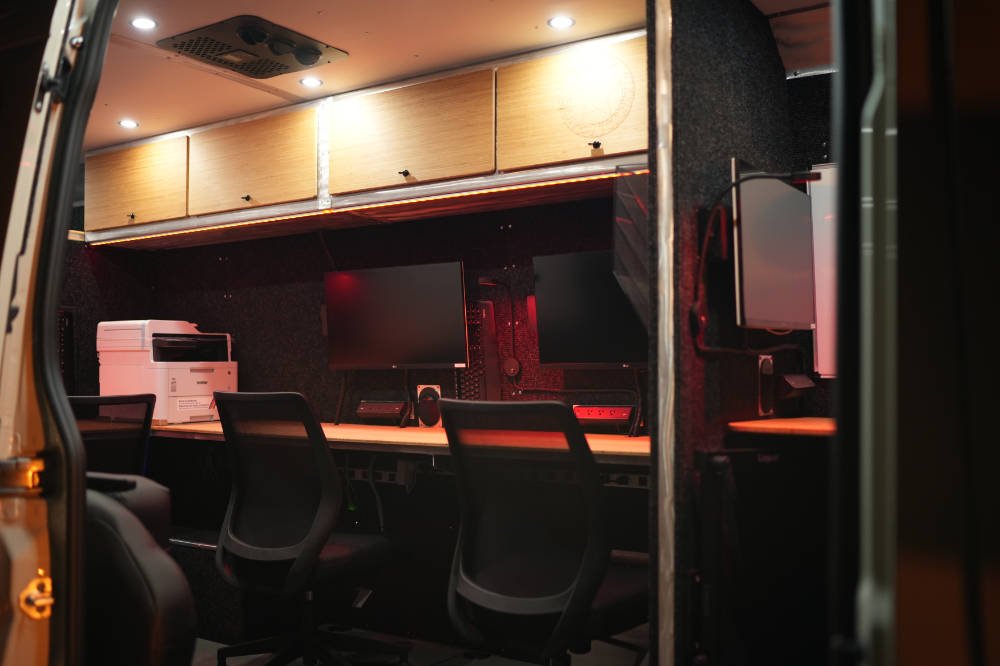 NIMBL VEHICLES M-26 INCIDENT COMMAND VAN NIGHT 66.JPG