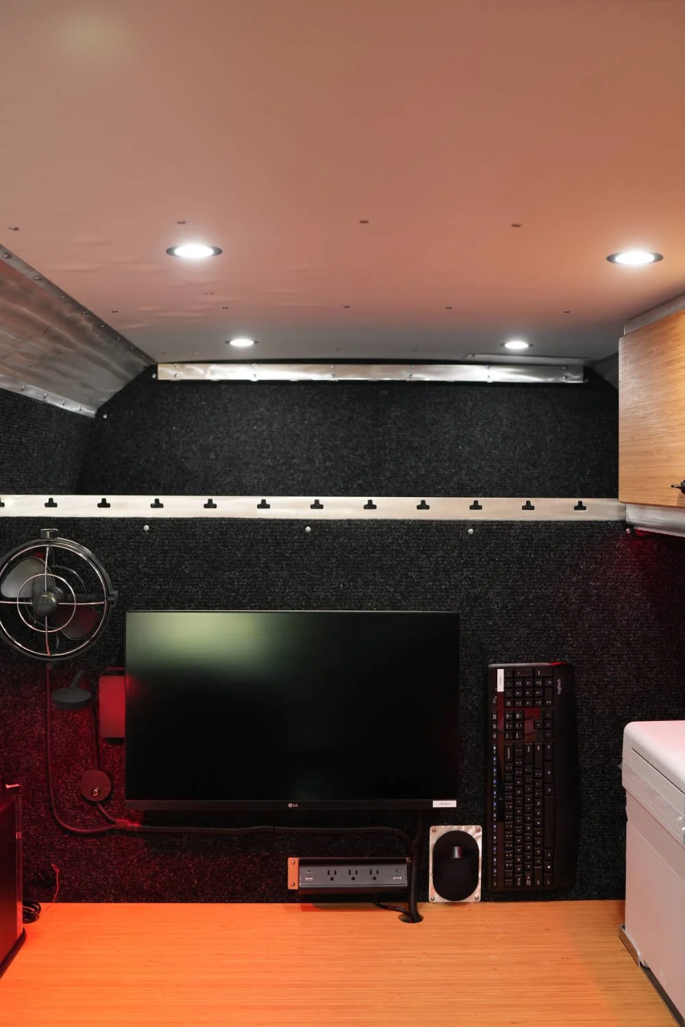 NIMBL VEHICLES M-26 INCIDENT COMMAND VAN 28.JPG