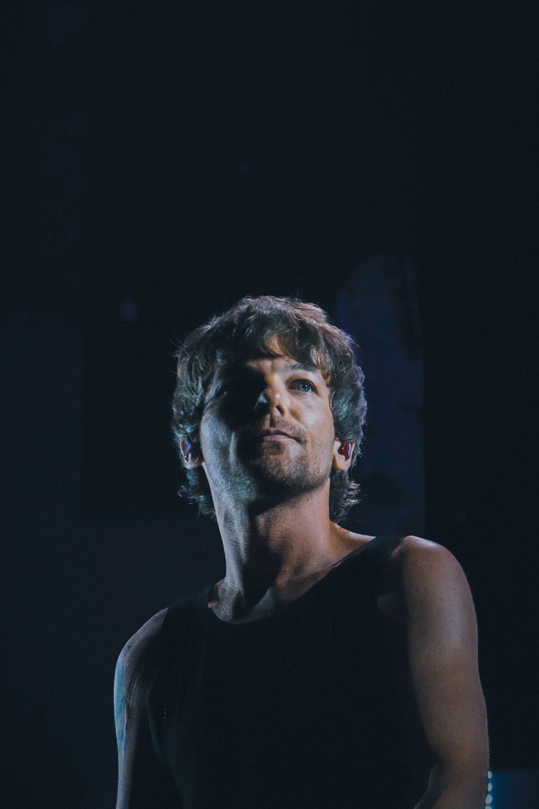 Louis Tomlinson_.jpg
