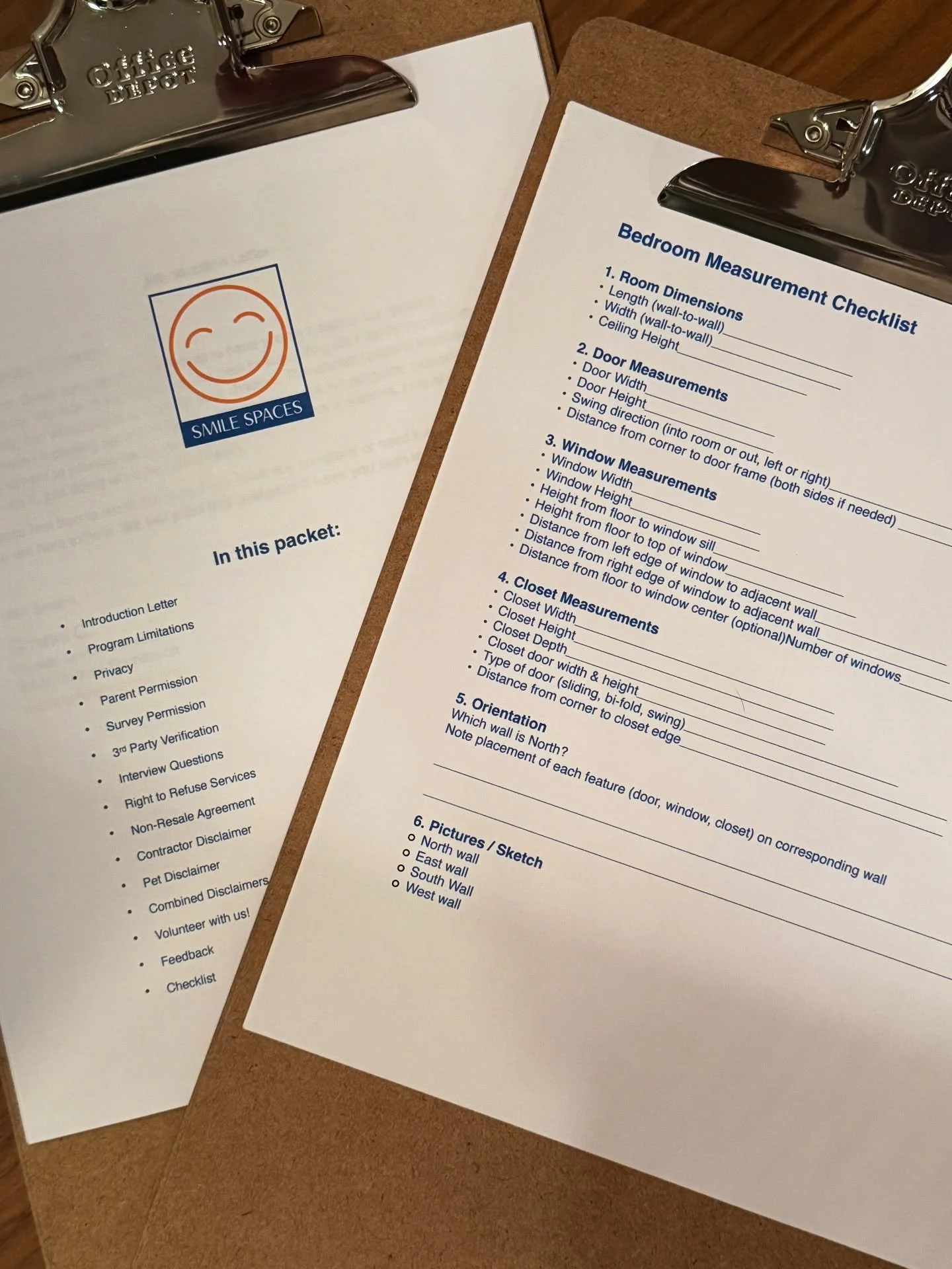 Tomorrow we get the honor of meeting our next #smilespaces family! This one will be a FULL bedroom makeover friends, we need your help! 

Volunteers! We&rsquo;re ready for sign ups for January, send us a DM!

Give the gift of comfort this holiday sea
