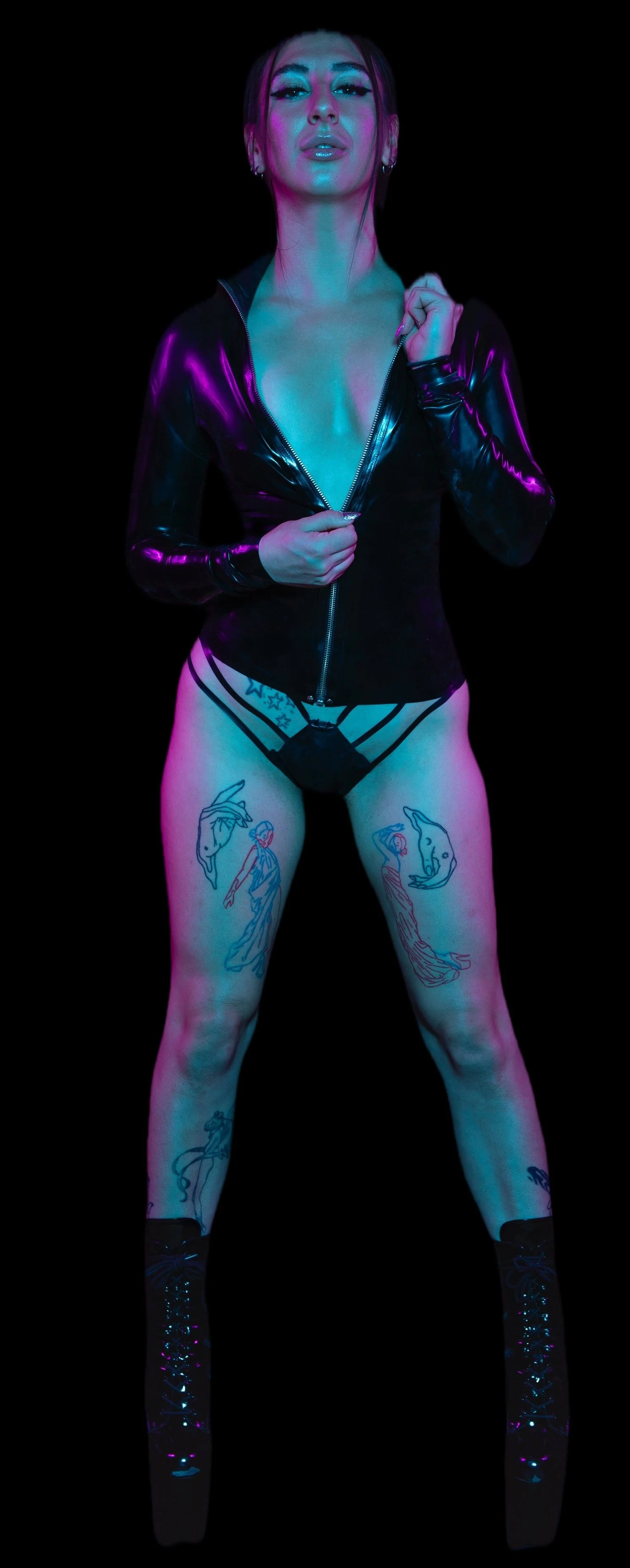 Dominatrix in Toronto Goddess Freya Fae