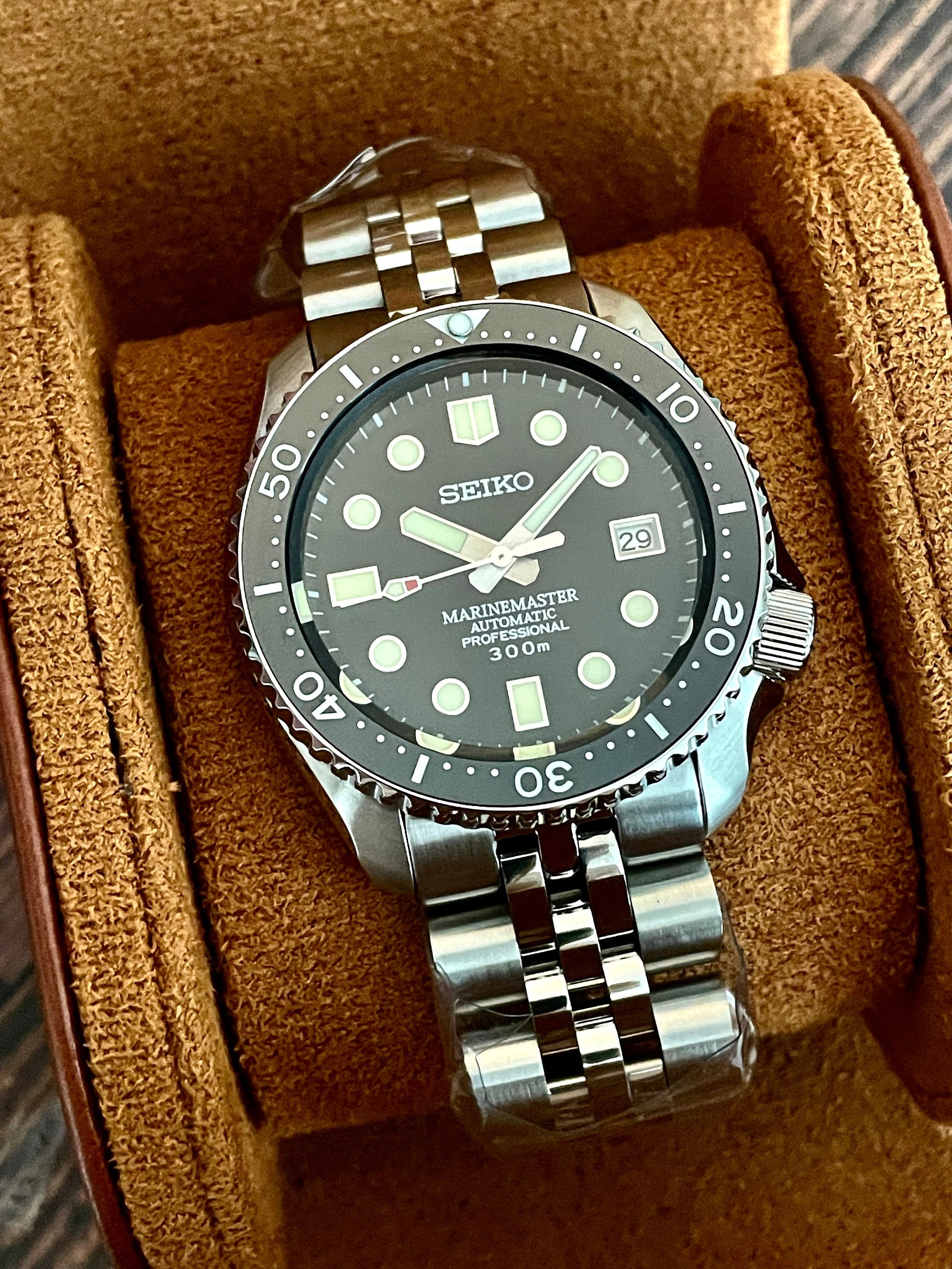 https://i.etsystatic.com/32689233/r/il/78cf29/5432671199/il_fullxfull.5432671199_i2jz.jpg