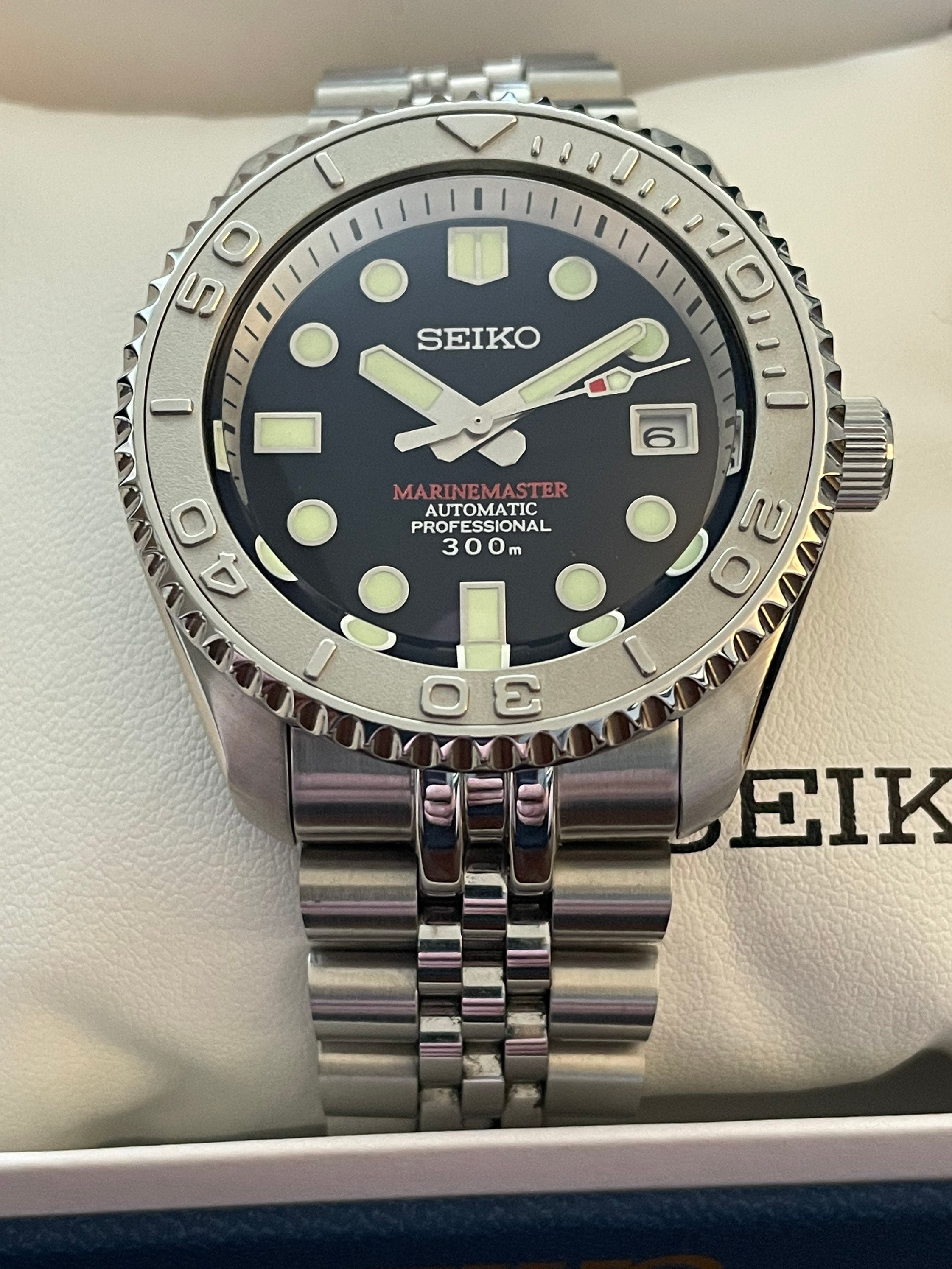 https://i.etsystatic.com/32689233/r/il/a75986/3843843672/il_fullxfull.3843843672_6v0e.jpg