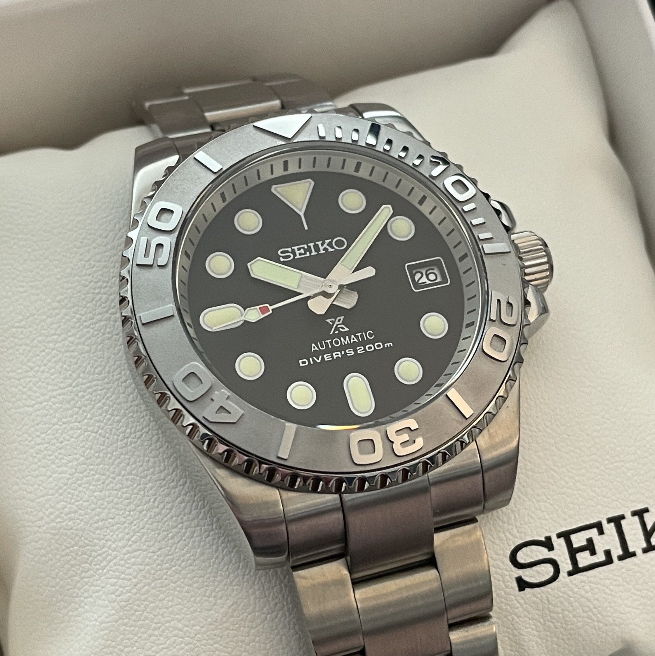 https://i.etsystatic.com/32689233/r/il/6e0187/3700894308/il_fullxfull.3700894308_o86j.jpg