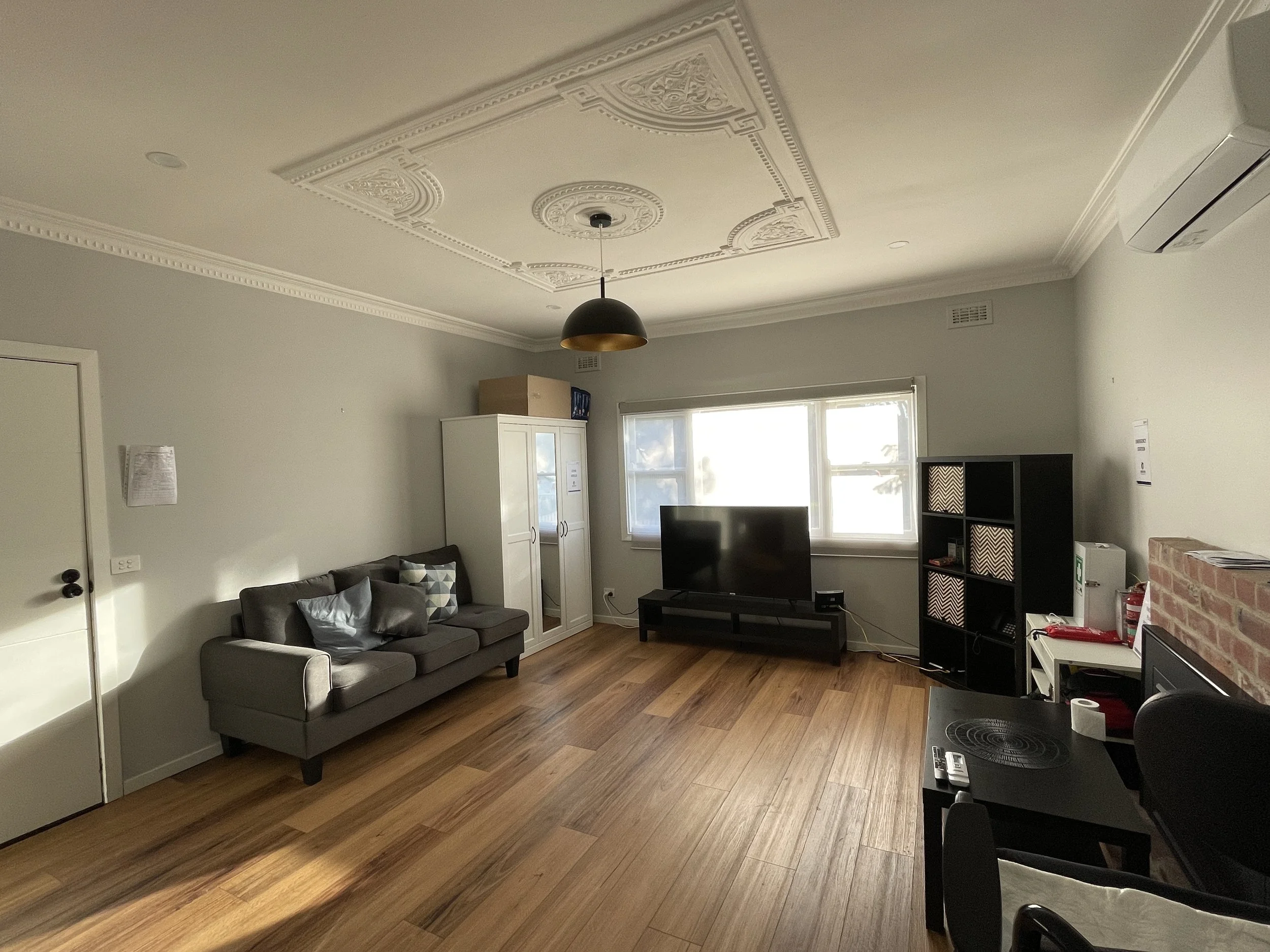 Livingroom2.JPG