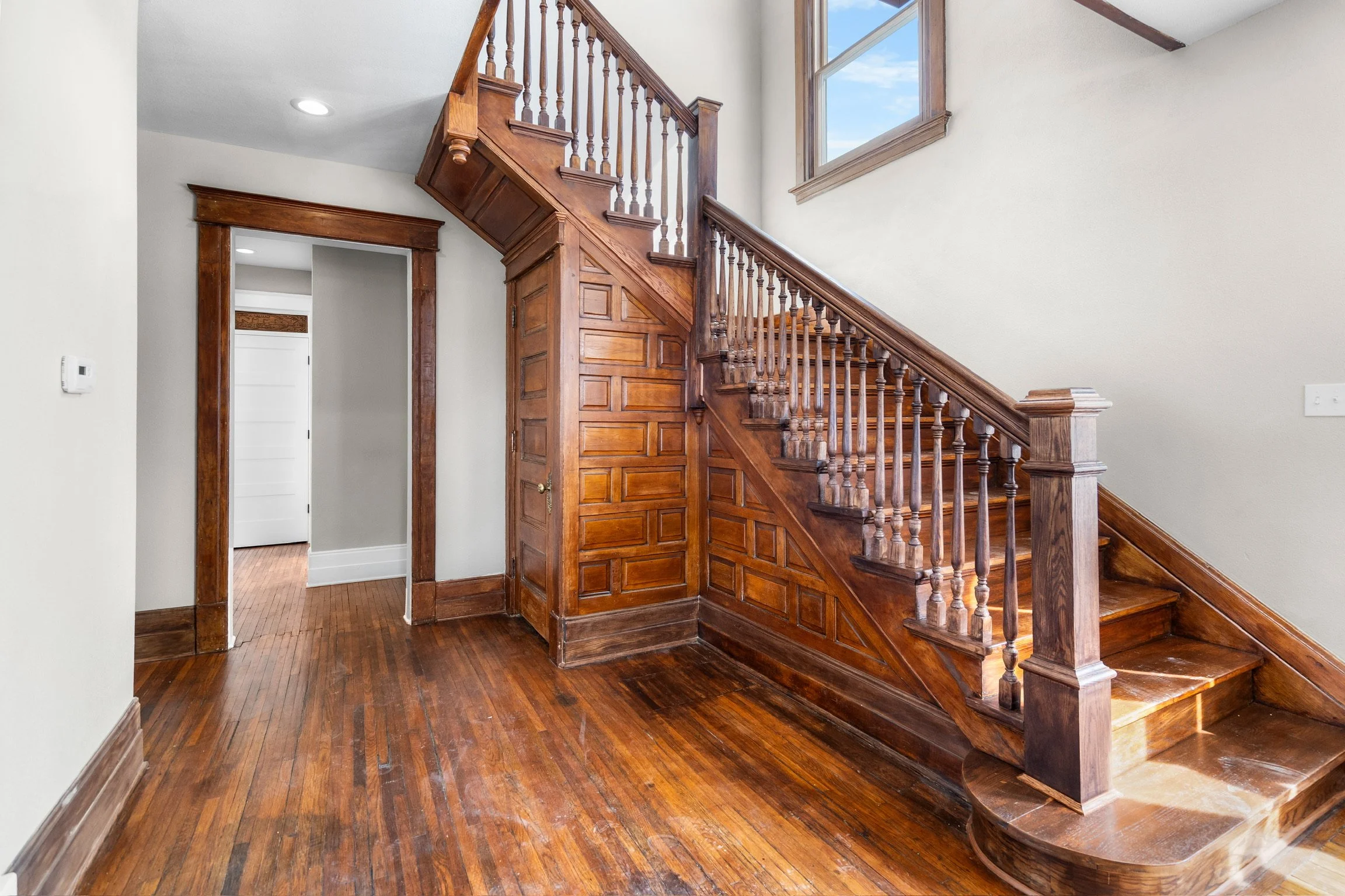 Wood paneling railing wood finish