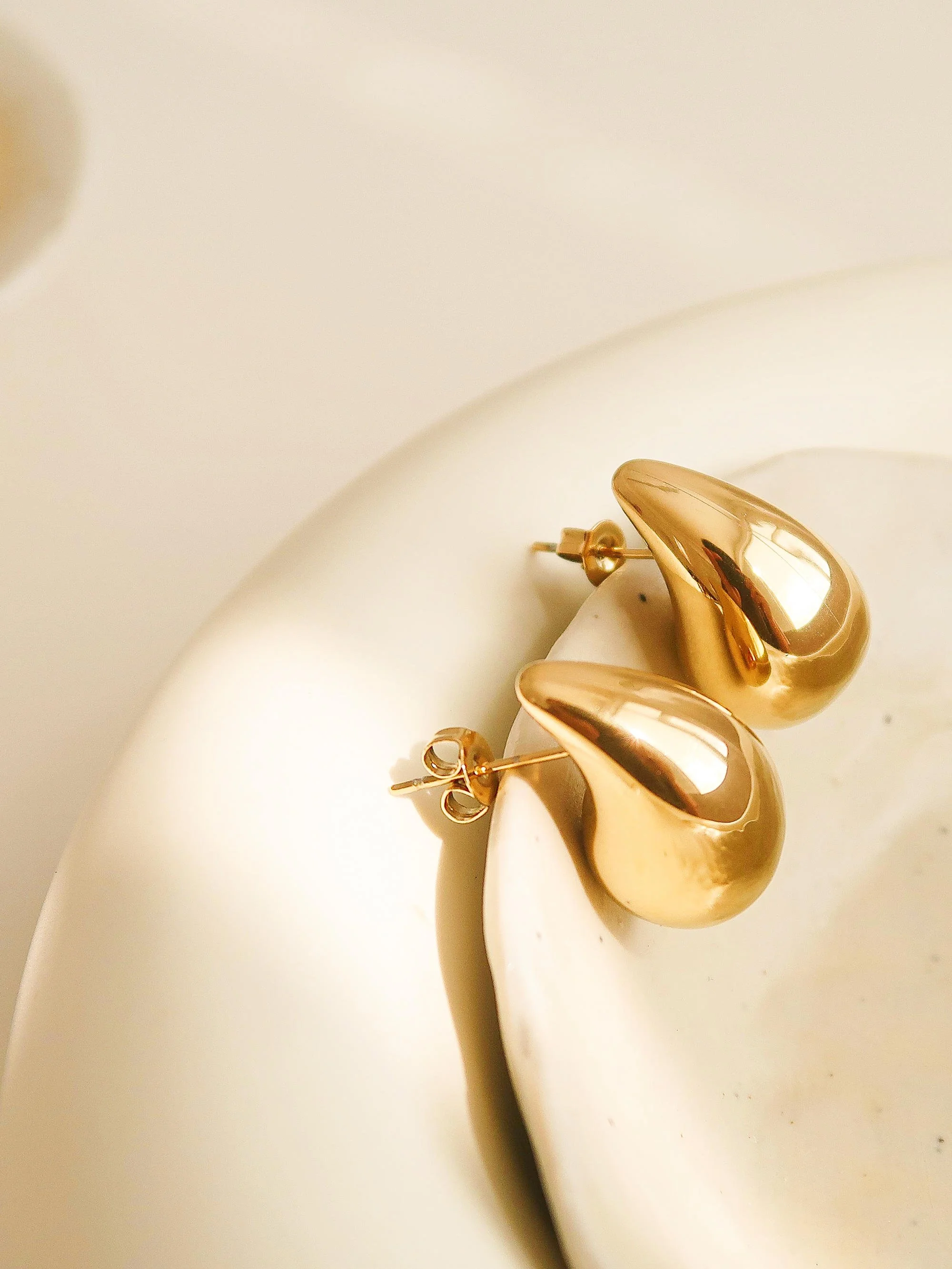 Flanerie Wholesale Jewelry's Wholesale Application Form. Apply Today for Bulk Fashion Jewelry Pricing and Free Shipping.
