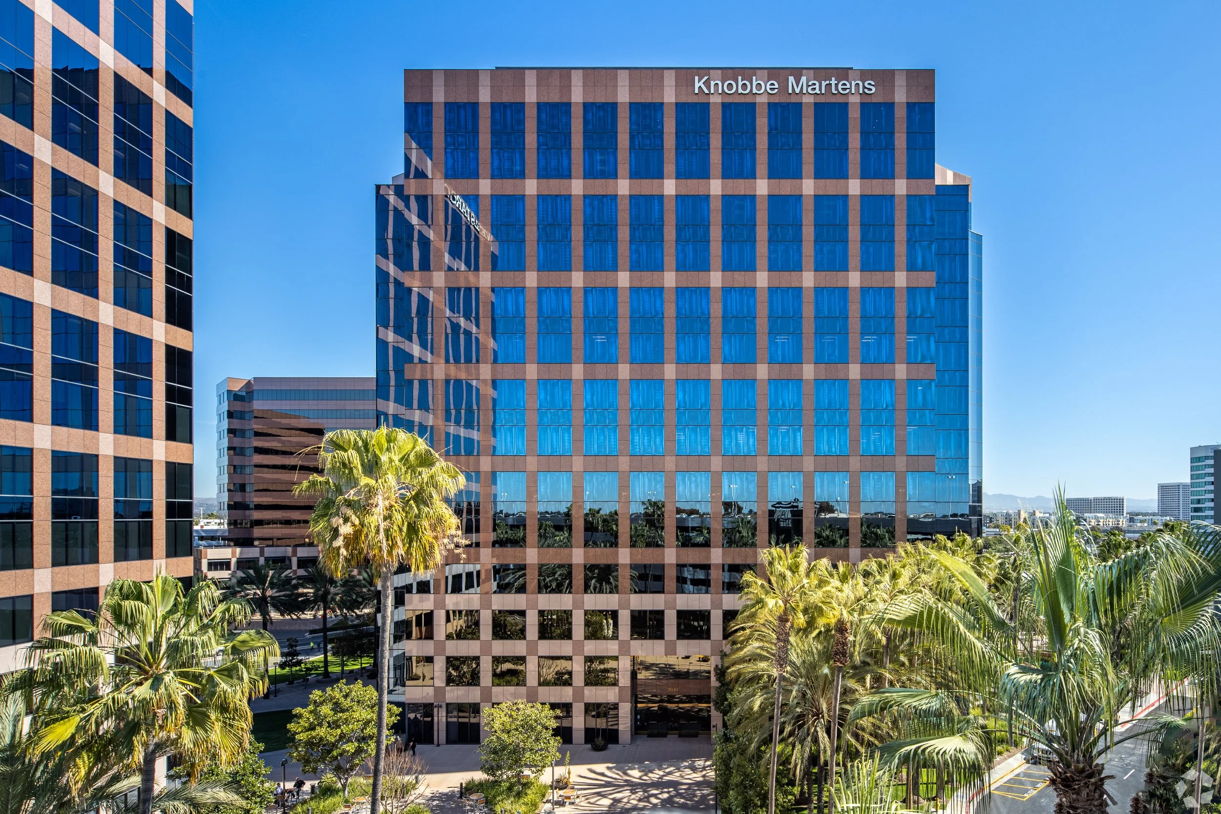 2040 Main Street — greenlawleasing.com