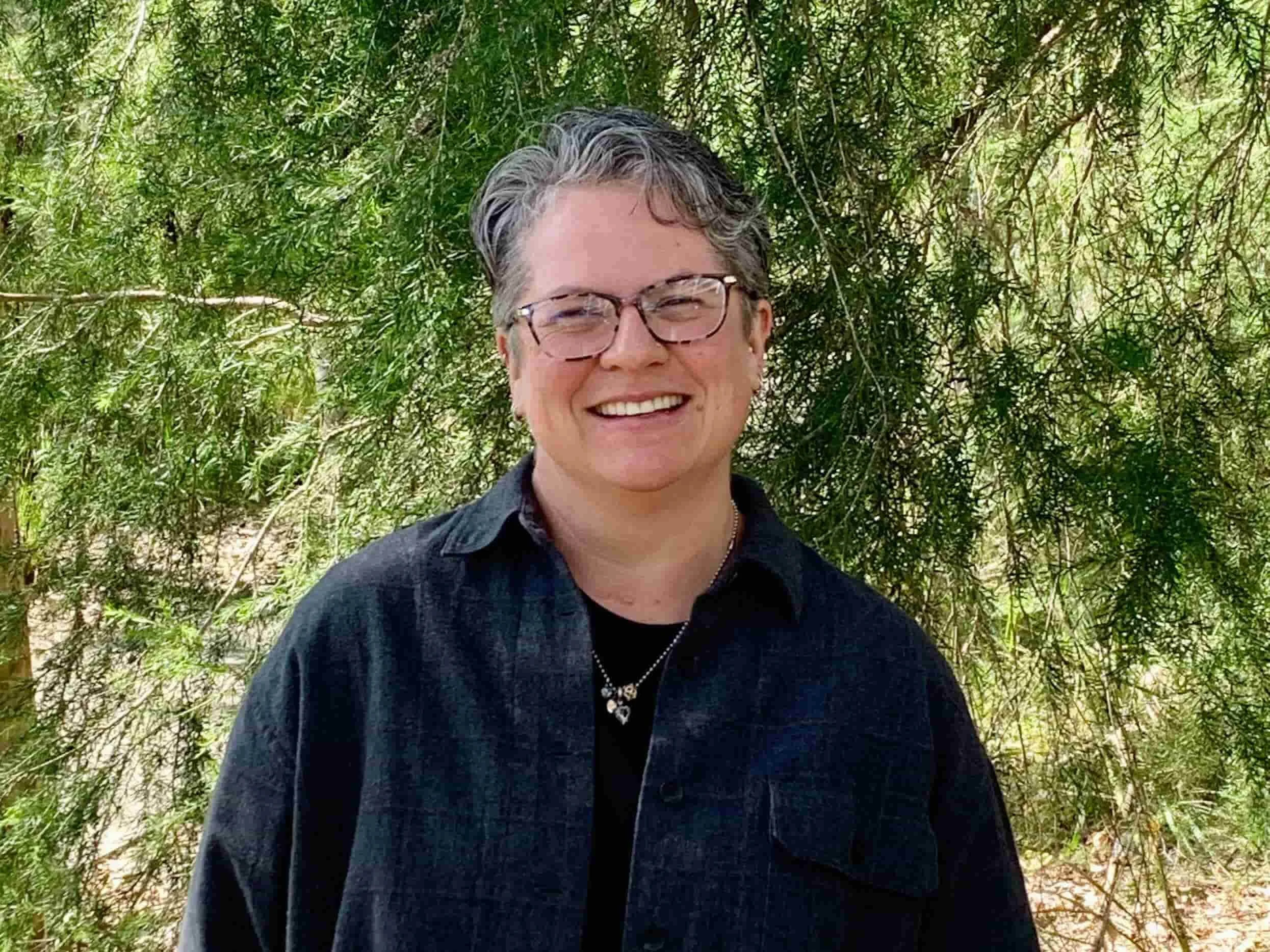 Picture of Nicki Kemp standing in front of a tree in Bella Vista