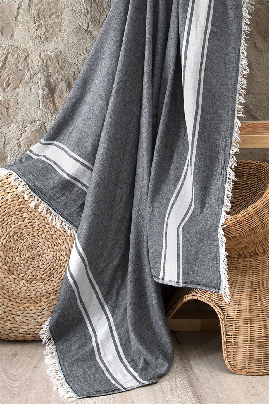 stripe-throw-ortu-siyah-1.jpg