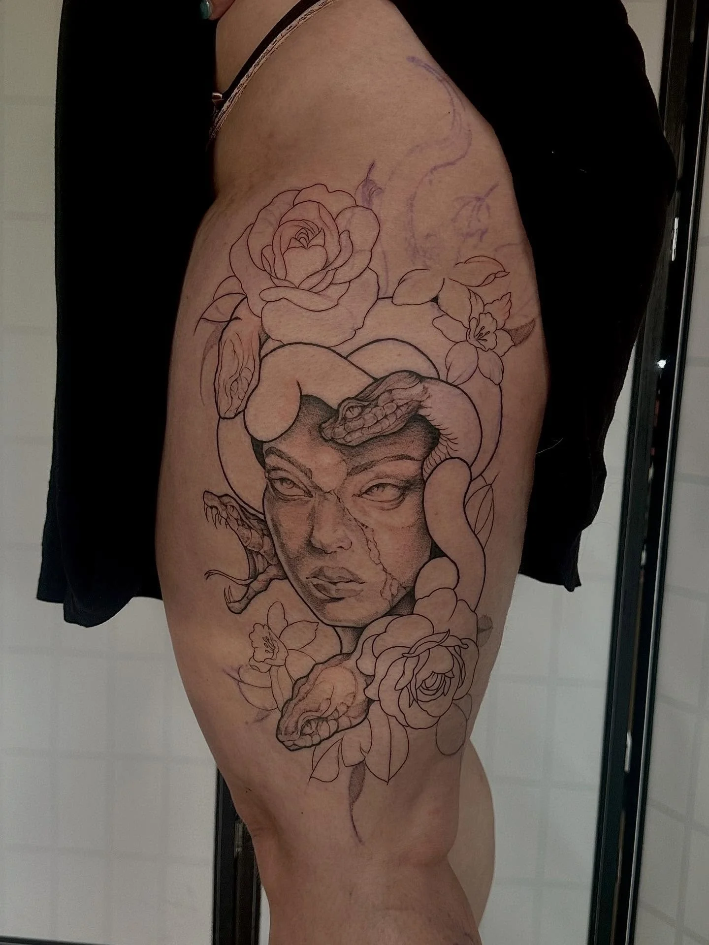 Work in progressss!! Im just getting SOO excited to share i couldnt help myself. Also! Look at those pretty thick lines omfgg im living. So i also wanted to show that off too. Thank you sm Rox for being a baddieee!! I cannot WAIT!