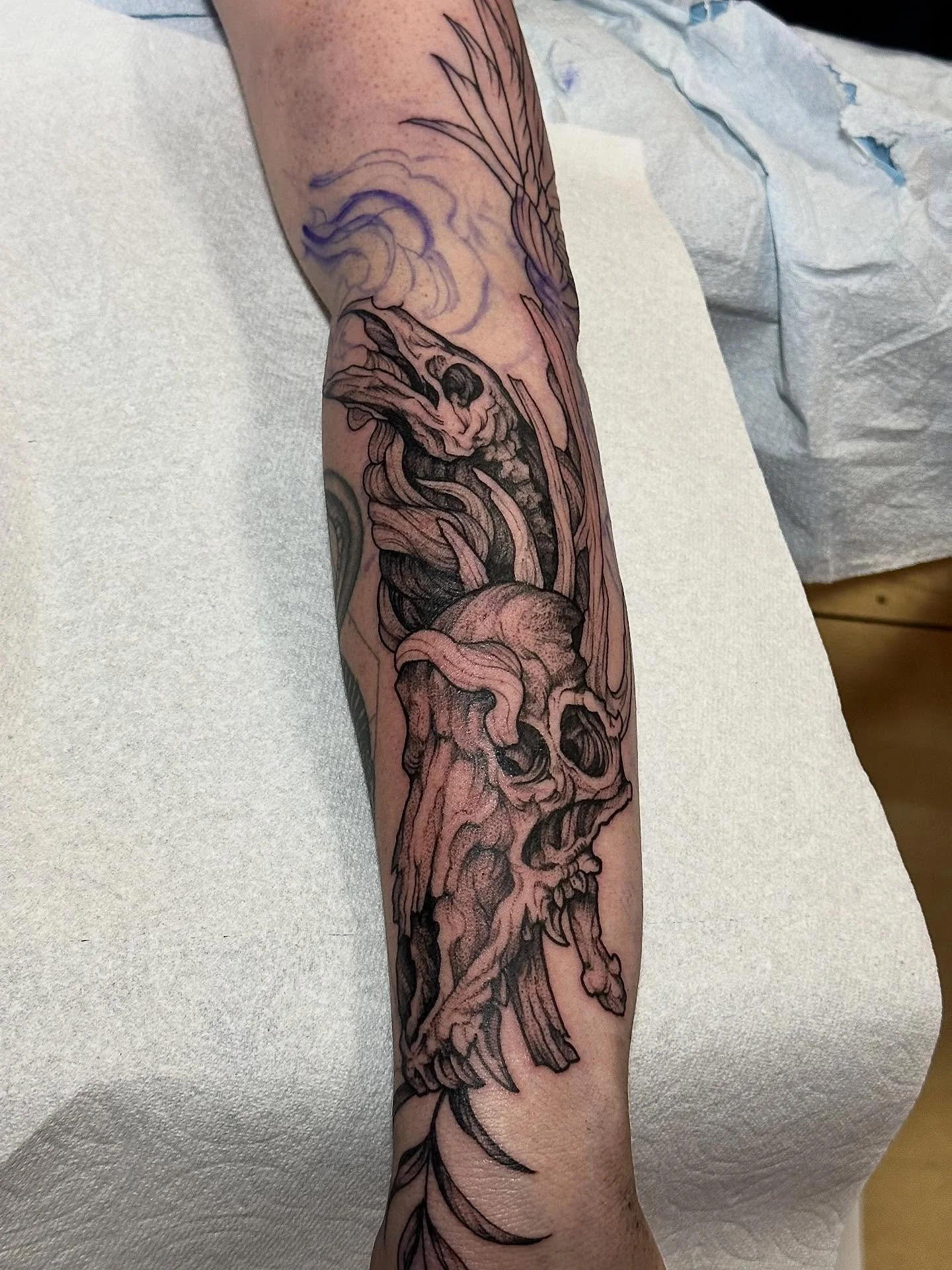 Start of this death sleeve for alexandra!! We go so much done this day hehe im so happy with how its going. Were gonna add some thorns and blackberries, a fox, more death.. im living. Thank u always and forever my diva