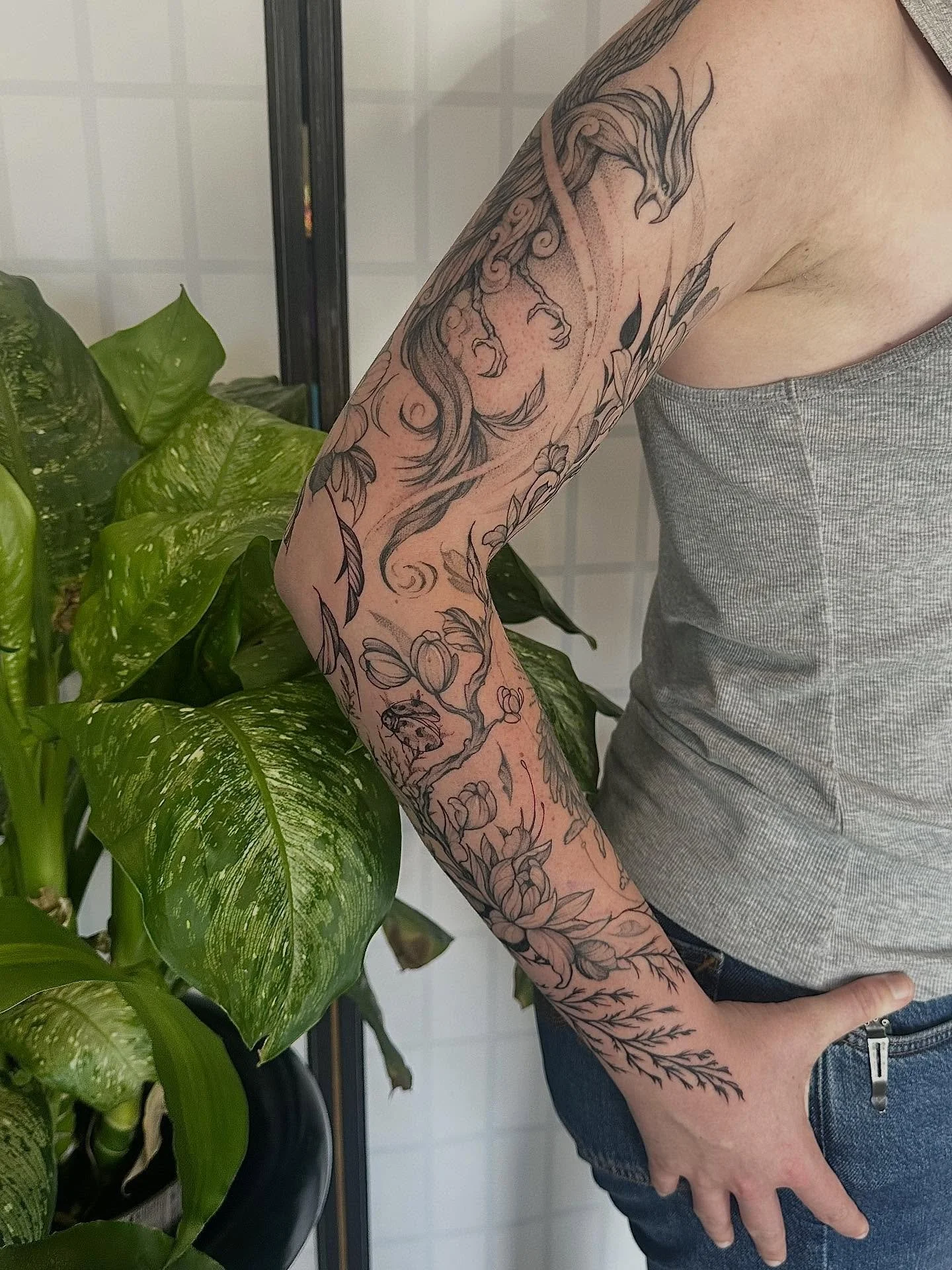 More more more plants and all the fun stuff. We have SO many little critters and fun guys hidden in here! Its been a bit of a journey and still coming!! Thank you so much my baddie Alexandra. We are eating eating
